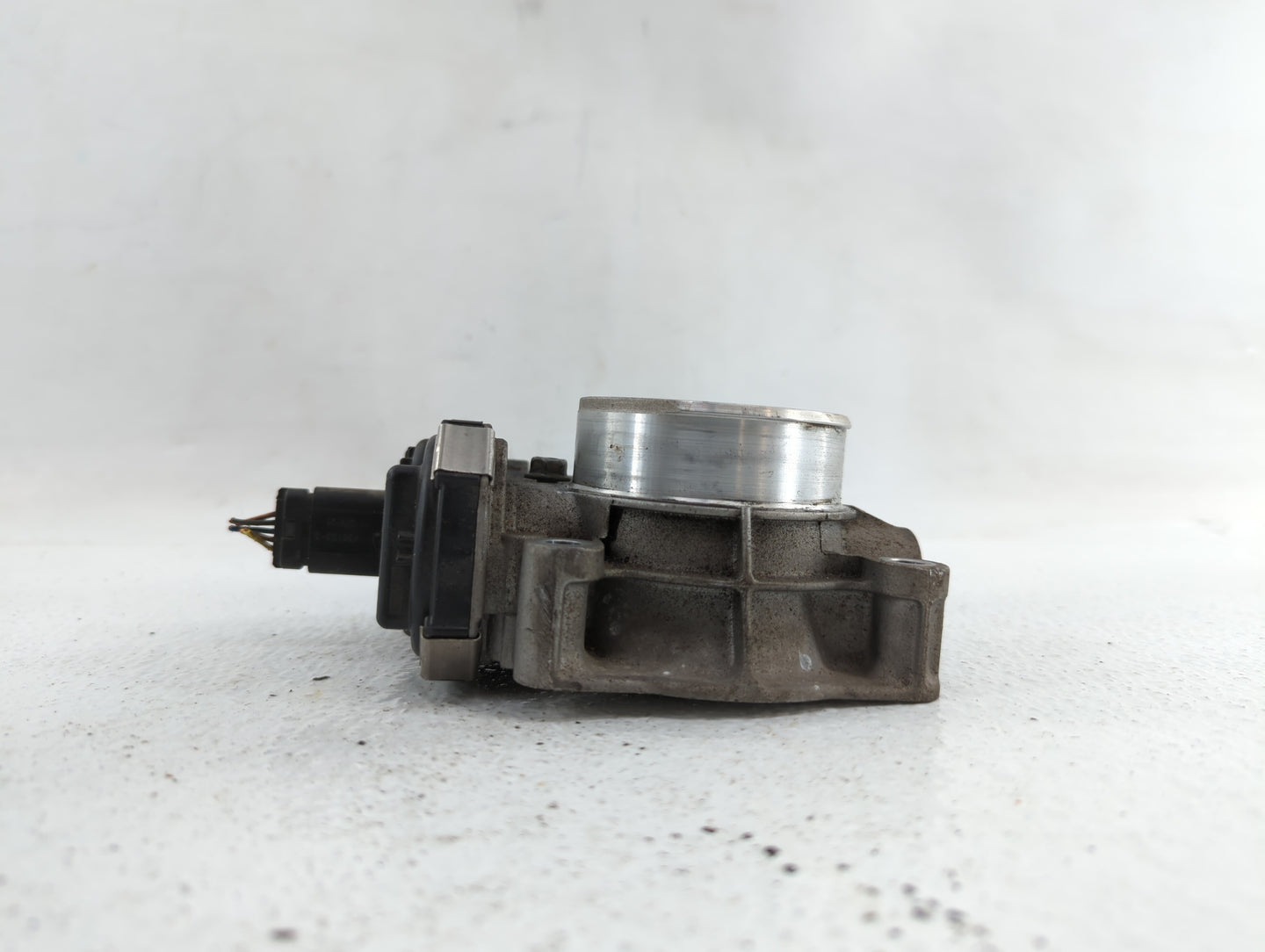 2012-2015 Buick Verano Throttle Body P/N:12632101CA Fits Fits 2012 2013 2014 2015 OEM Used Auto Parts - Oemusedautoparts1.co