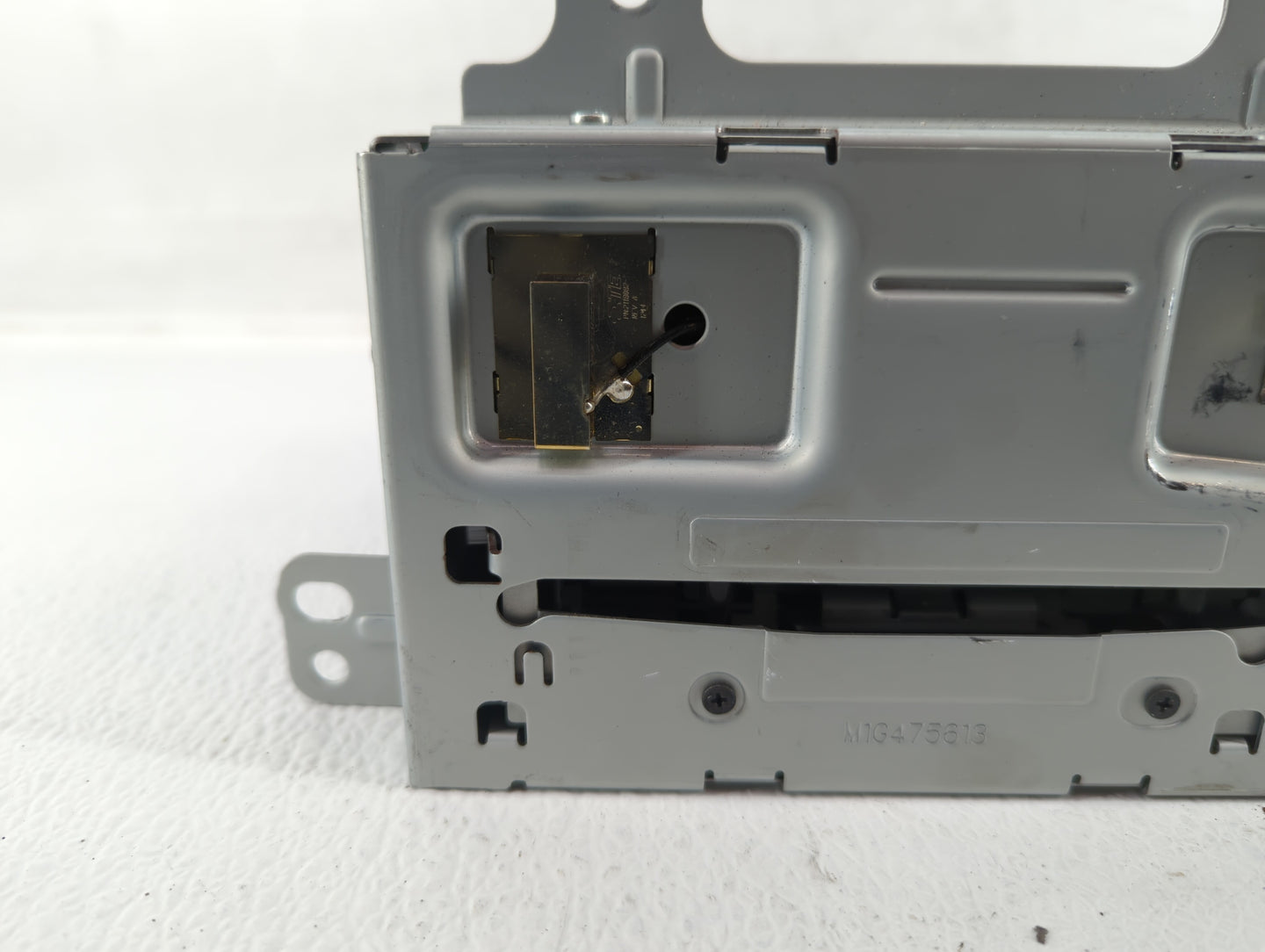 2013-2013 Buick Verano Am Fm Cd Player Radio Receiver - Oemusedautoparts1.com