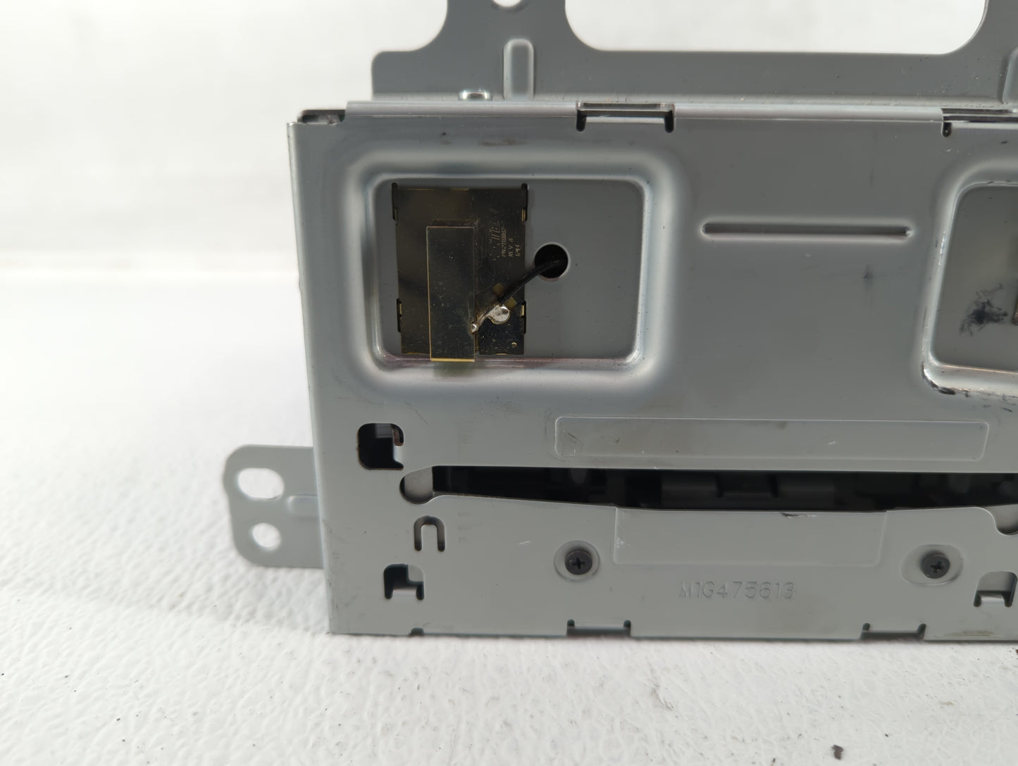 2013-2013 Buick Verano Am Fm Cd Player Radio Receiver - Oemusedautoparts1.com