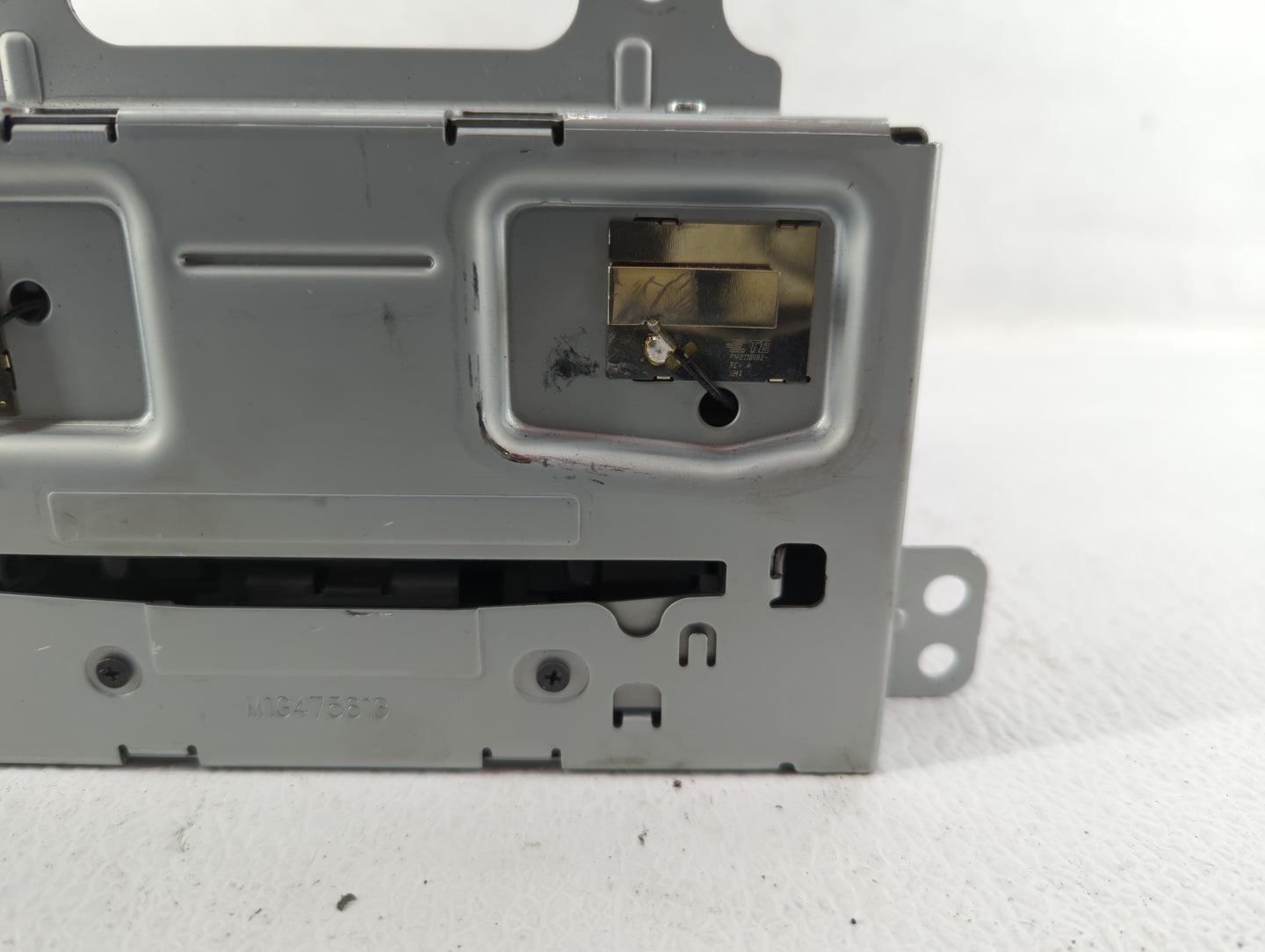 2013-2013 Buick Verano Am Fm Cd Player Radio Receiver - Oemusedautoparts1.com