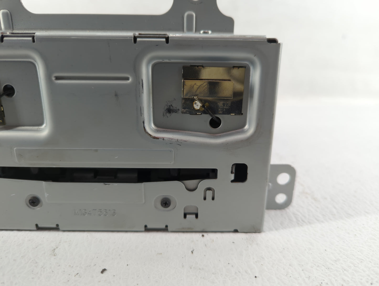2013-2013 Buick Verano Am Fm Cd Player Radio Receiver - Oemusedautoparts1.com