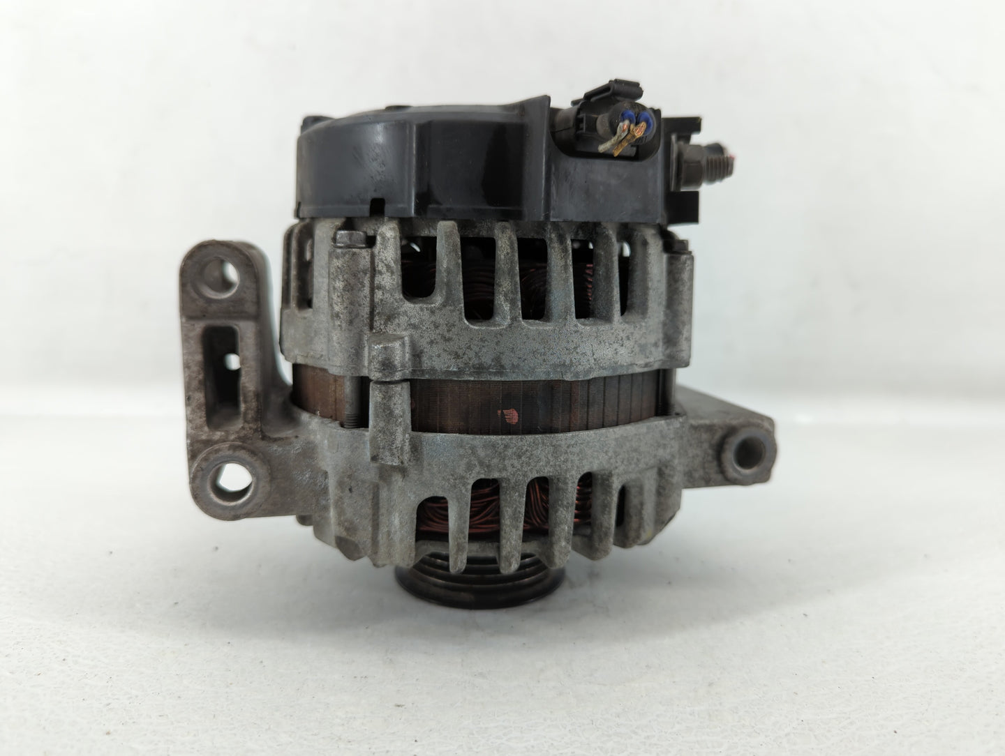 2012-2017 Buick Verano Alternator Replacement Generator Charging Assembly Engine OEM P/N:13500316 13588321 Fits OEM Used Aut
