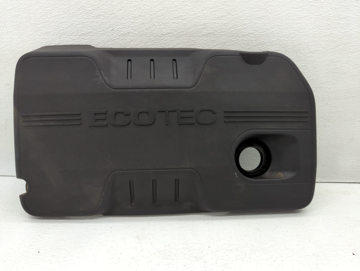 2013 Buick Verano Engine Cover - Oemusedautoparts1.com