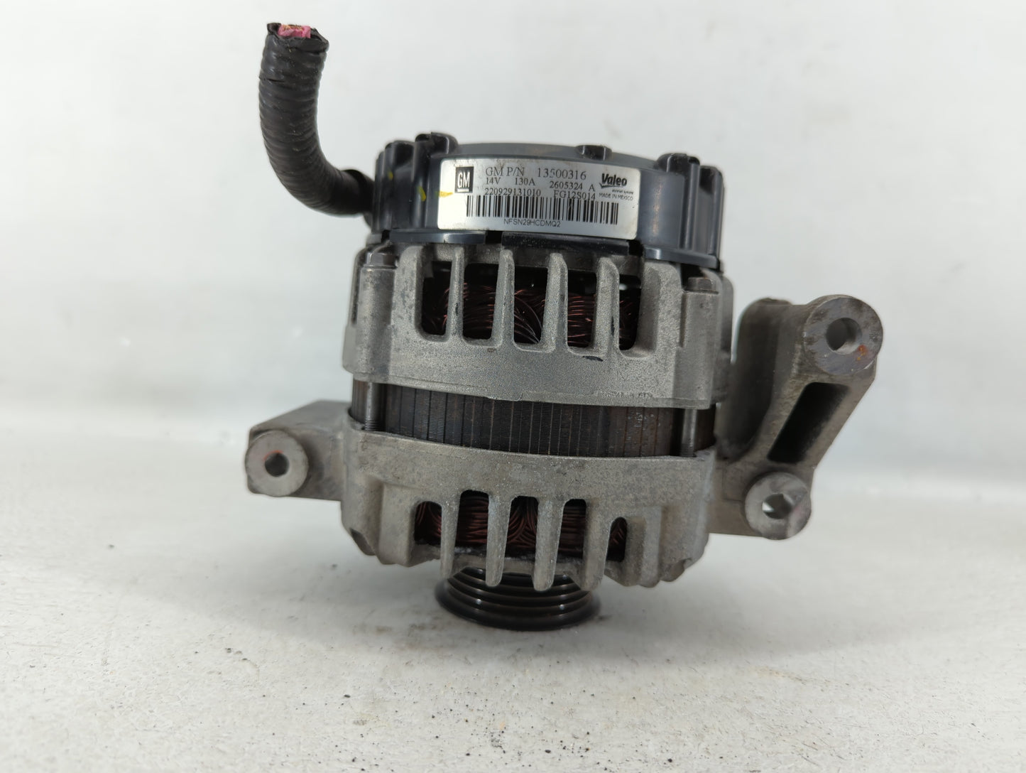 2012-2017 Buick Verano Alternator Replacement Generator Charging Assembly Engine OEM P/N:13500316 13588321 Fits OEM Used Aut