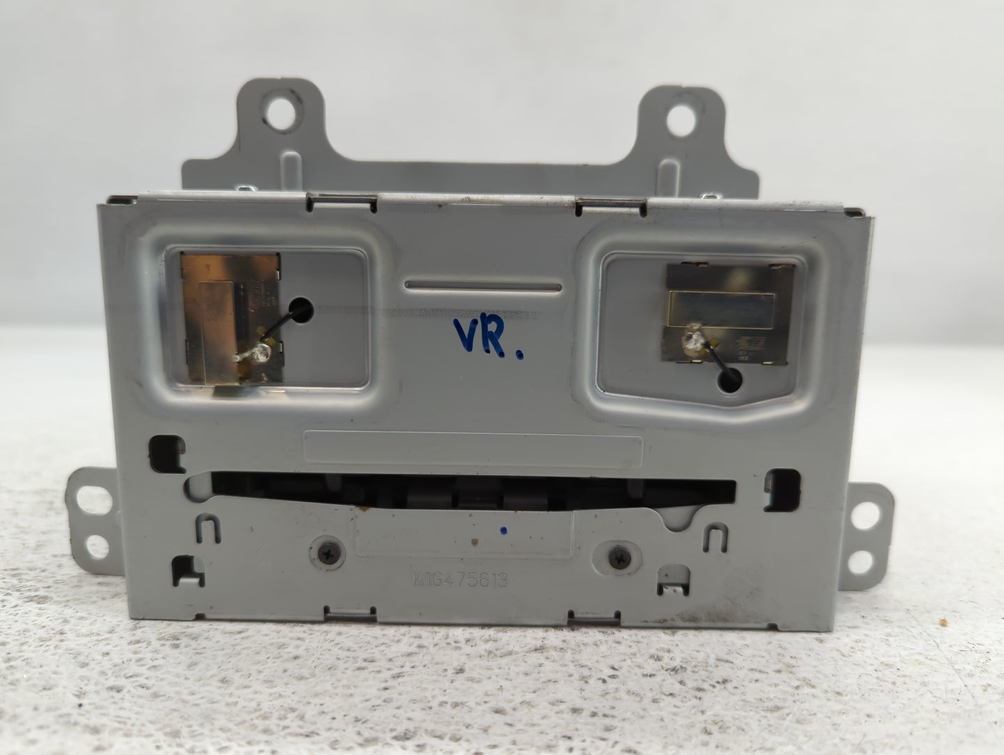 2013-2013 Buick Verano Am Fm Cd Player Radio Receiver - Oemusedautoparts1.com