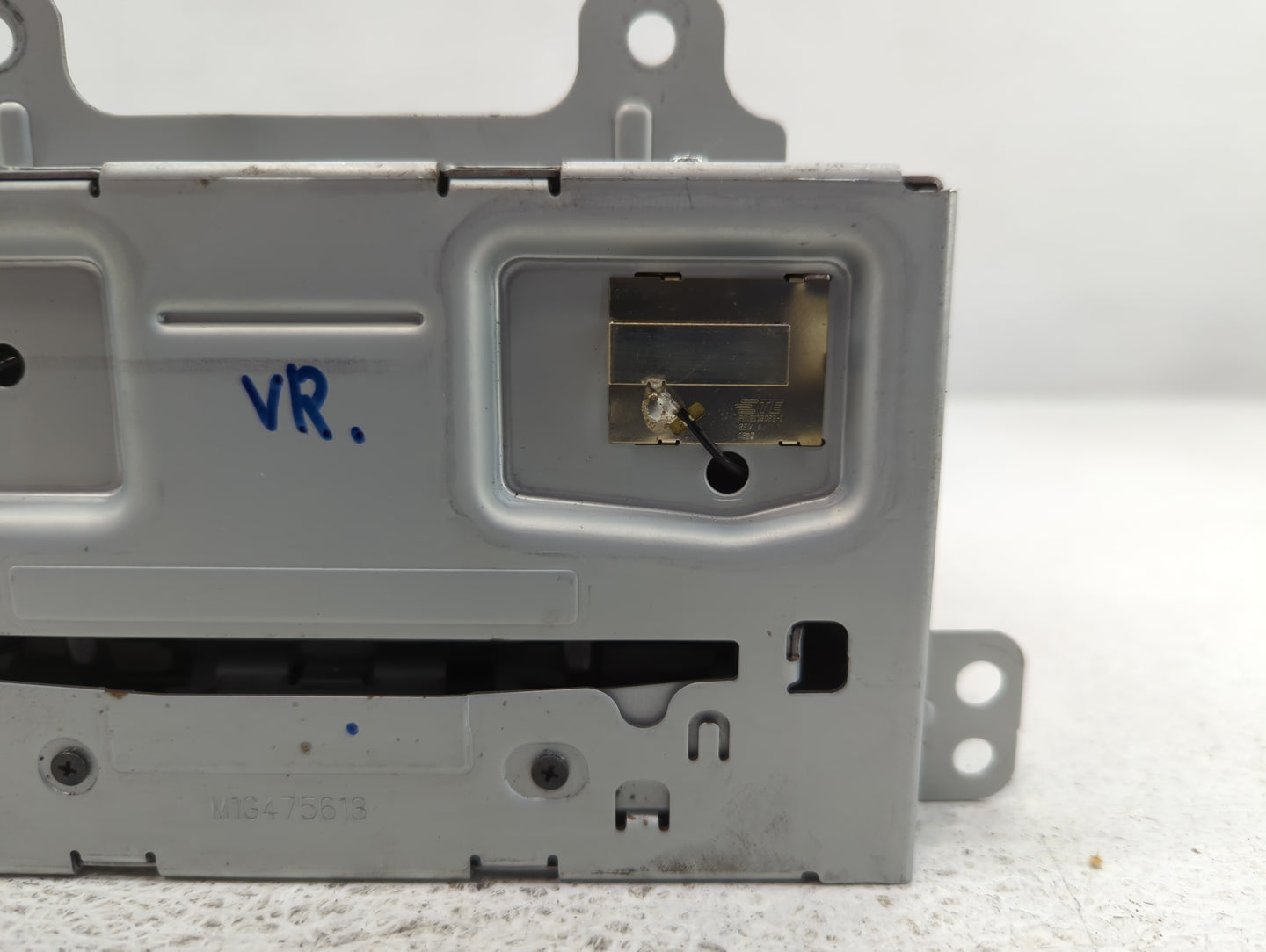 2013-2013 Buick Verano Am Fm Cd Player Radio Receiver - Oemusedautoparts1.com