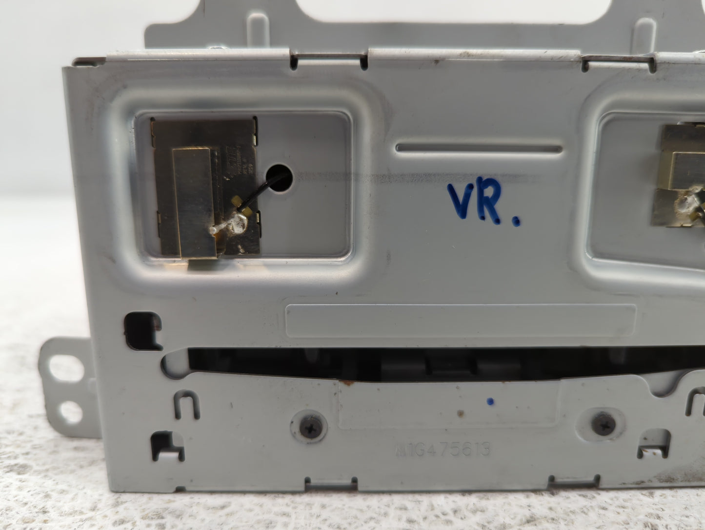 2013-2013 Buick Verano Am Fm Cd Player Radio Receiver - Oemusedautoparts1.com