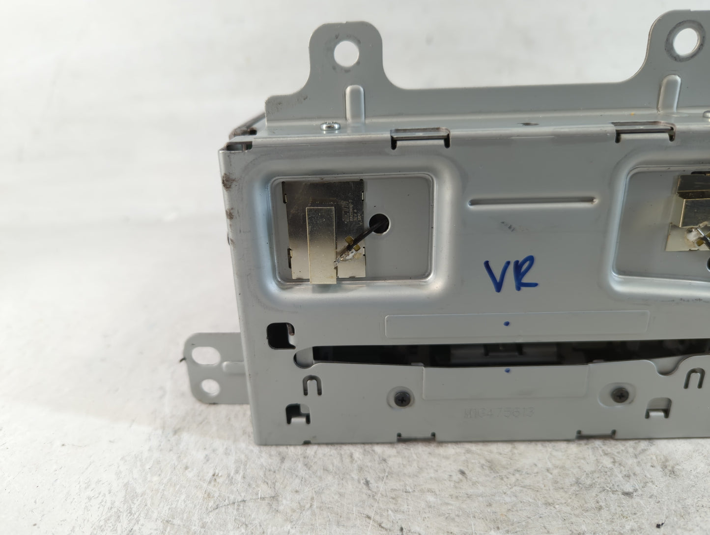 2013 Buick Verano Radio AM FM Cd Player Receiver Replacement P/N:22976237 Fits Fits 2014 2015 2016 OEM Used Auto Parts - Oem