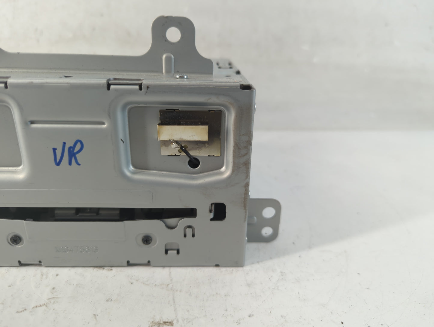 2013 Buick Verano Radio AM FM Cd Player Receiver Replacement P/N:22979837 Fits OEM Used Auto Parts - Oemusedautoparts1.com