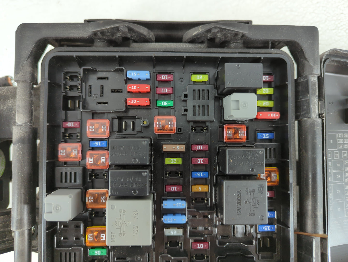 2013 Cadillac Ats Fusebox Fuse Box Panel Relay Module P/N:22953291 Fits OEM Used Auto Parts - Oemusedautoparts1.com