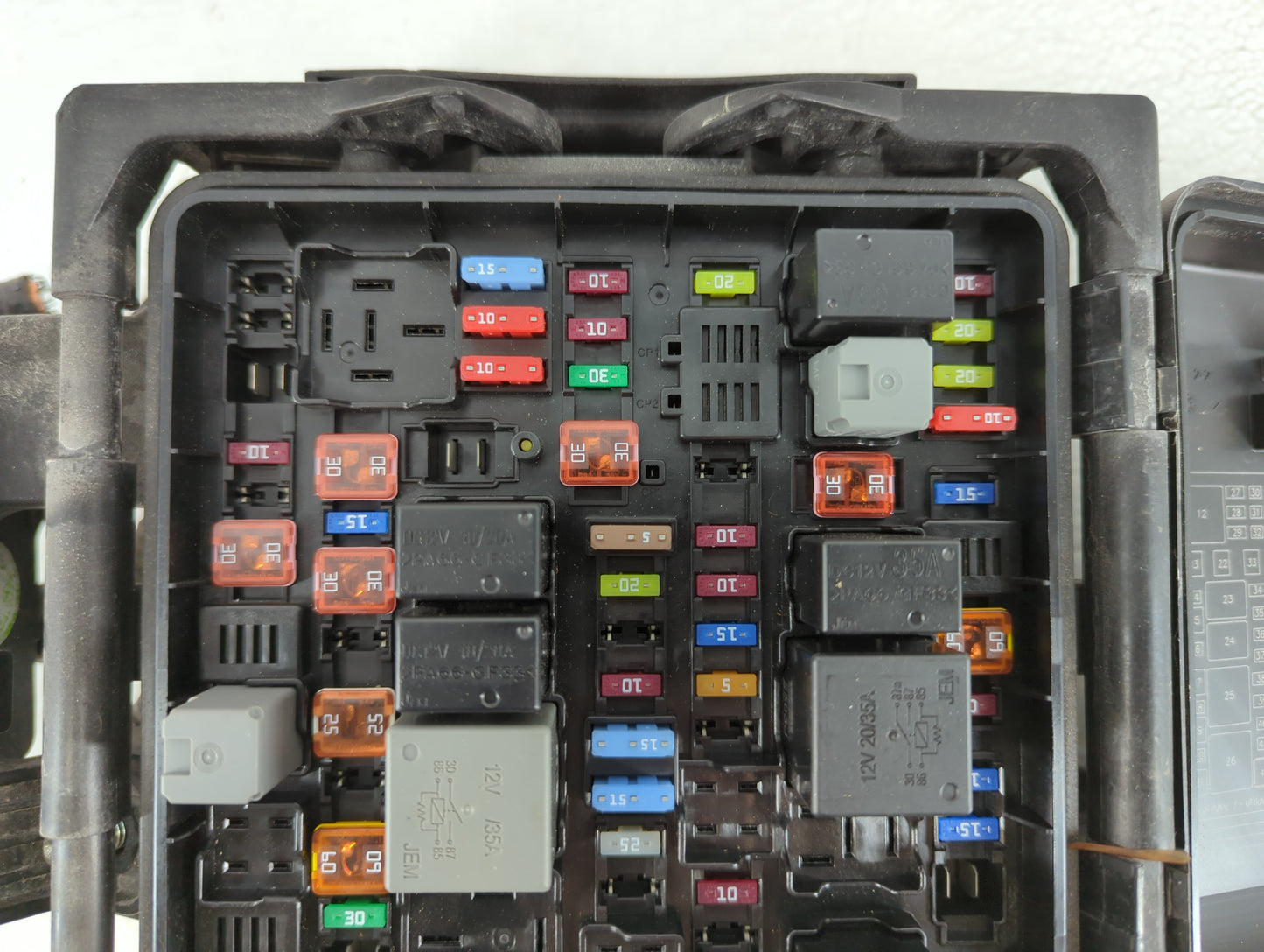 2013 Cadillac Ats Fusebox Fuse Box Panel Relay Module P/N:22953291 Fits OEM Used Auto Parts - Oemusedautoparts1.com