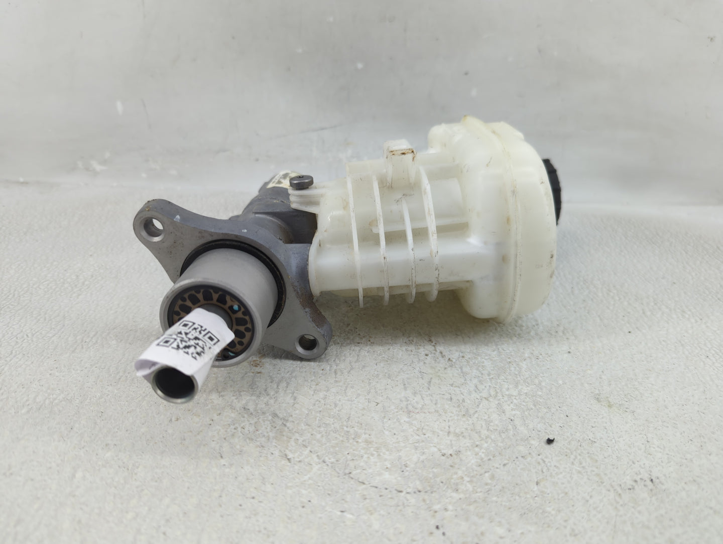 2013-2014 Cadillac Ats Brake Master Cylinder - Oemusedautoparts1.com