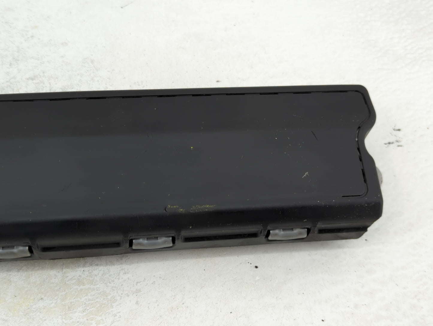 2013 Cadillac Ats Air Bag Passenger Right Knee OEM P/N:22909876 Fits OEM Used Auto Parts - Oemusedautoparts1.com