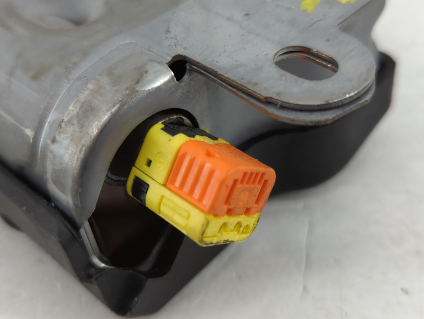 2013 Cadillac Ats Air Bag Passenger Right Knee OEM P/N:22909876 Fits OEM Used Auto Parts - Oemusedautoparts1.com