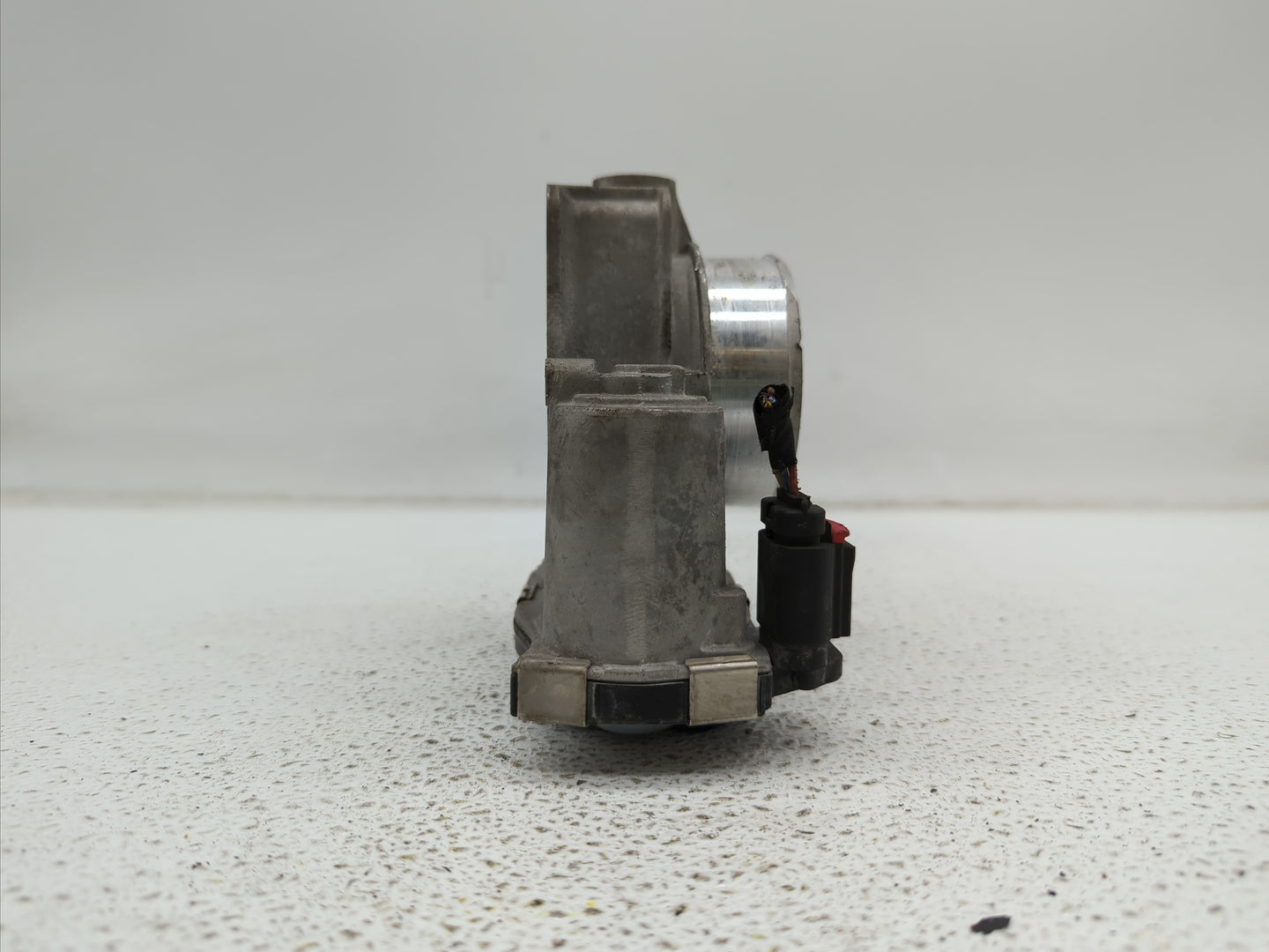2013-2015 Cadillac Ats Throttle Body P/N:12627217DA 12669073DA Fits Fits 2013 2014 2015 2017 2018 OEM Used Auto Parts - Oemu