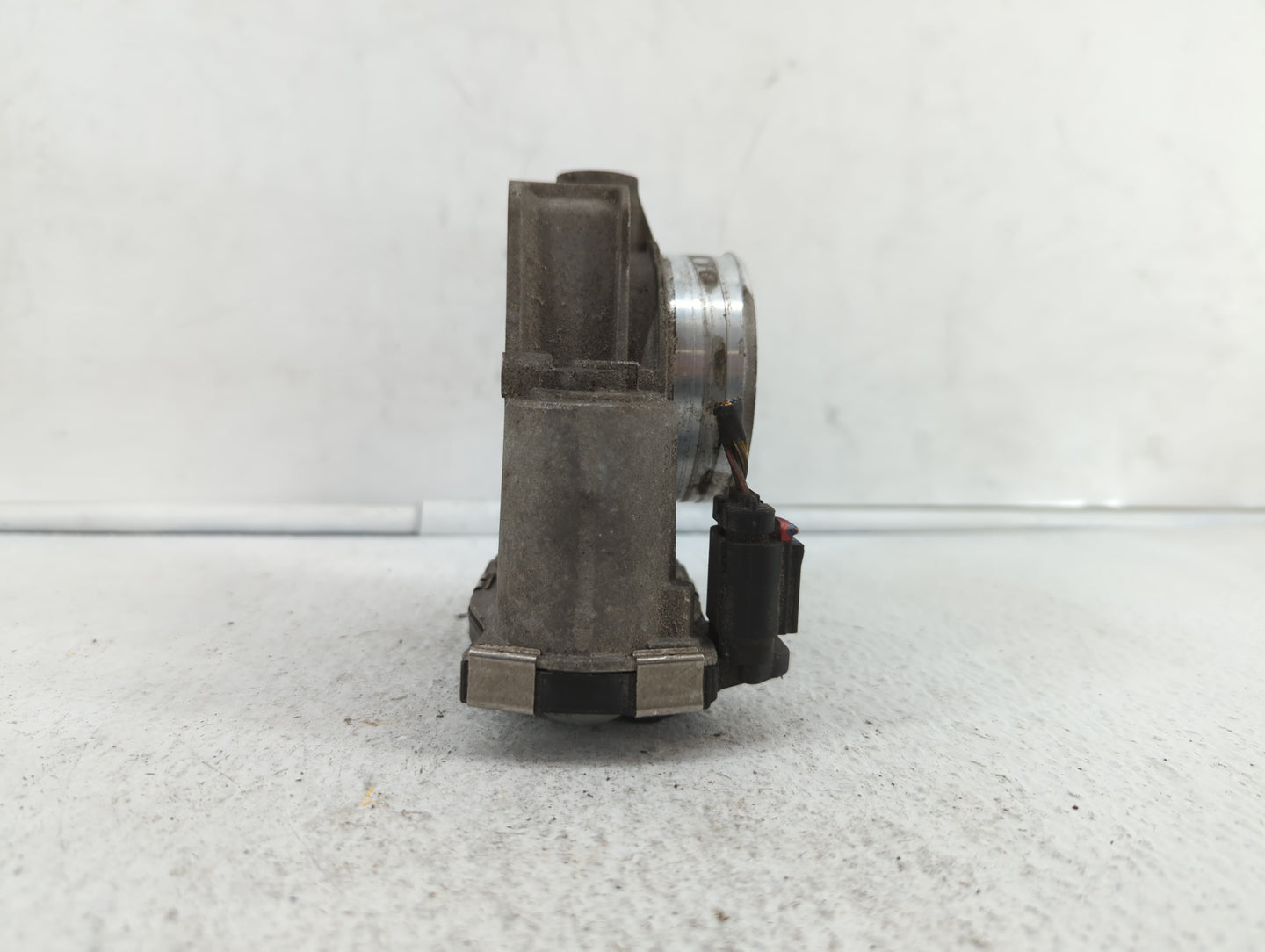 2013-2015 Cadillac Ats Throttle Body P/N:12627217DA 12669073DA Fits Fits 2013 2014 2015 2017 2018 OEM Used Auto Parts - Oemu