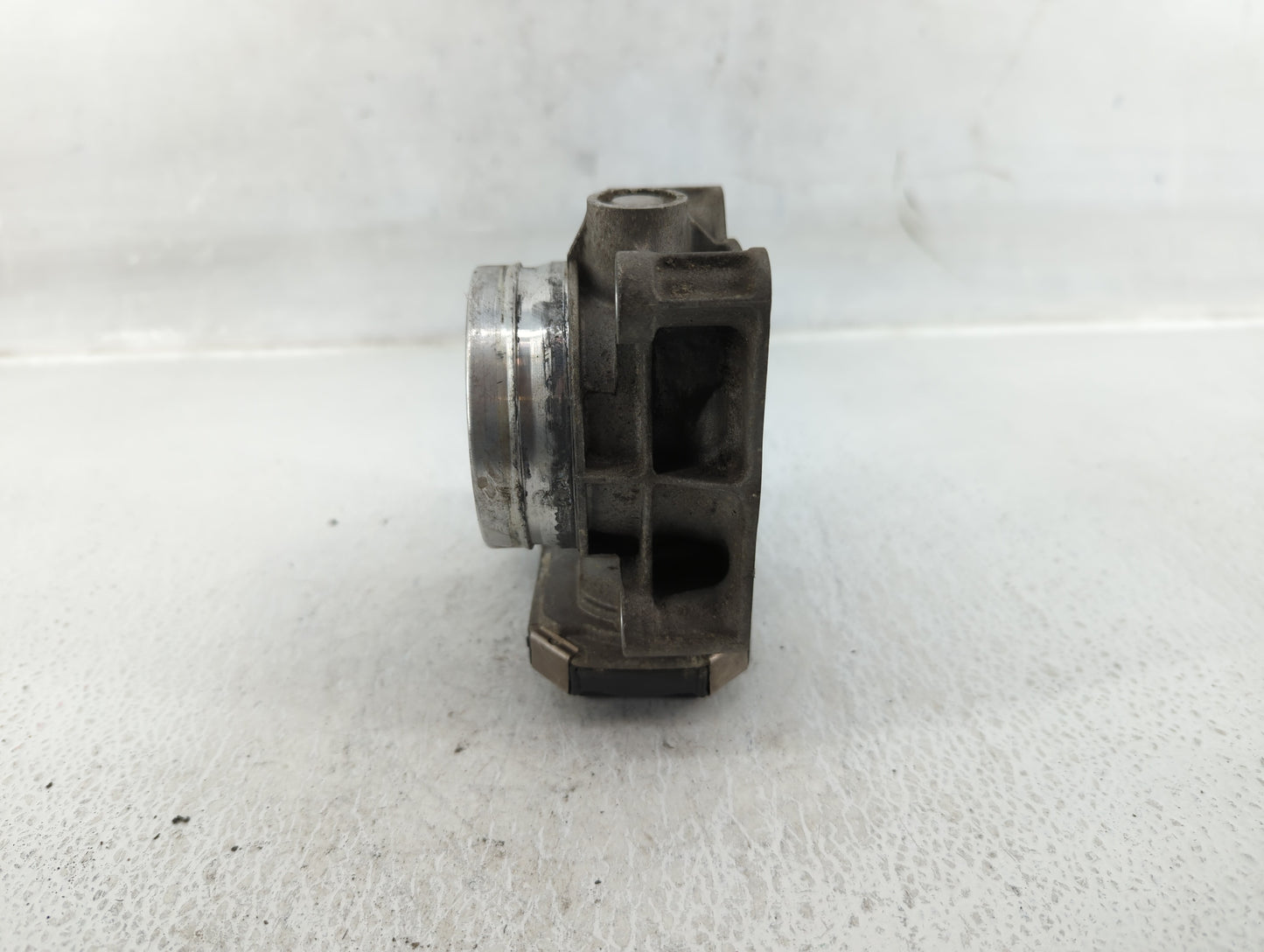 2013-2018 Cadillac Ats Throttle Body P/N:12627067DA Fits Fits 2013 2014 2015 2016 2017 2018 2019 2020 2021 OEM Used Auto Par