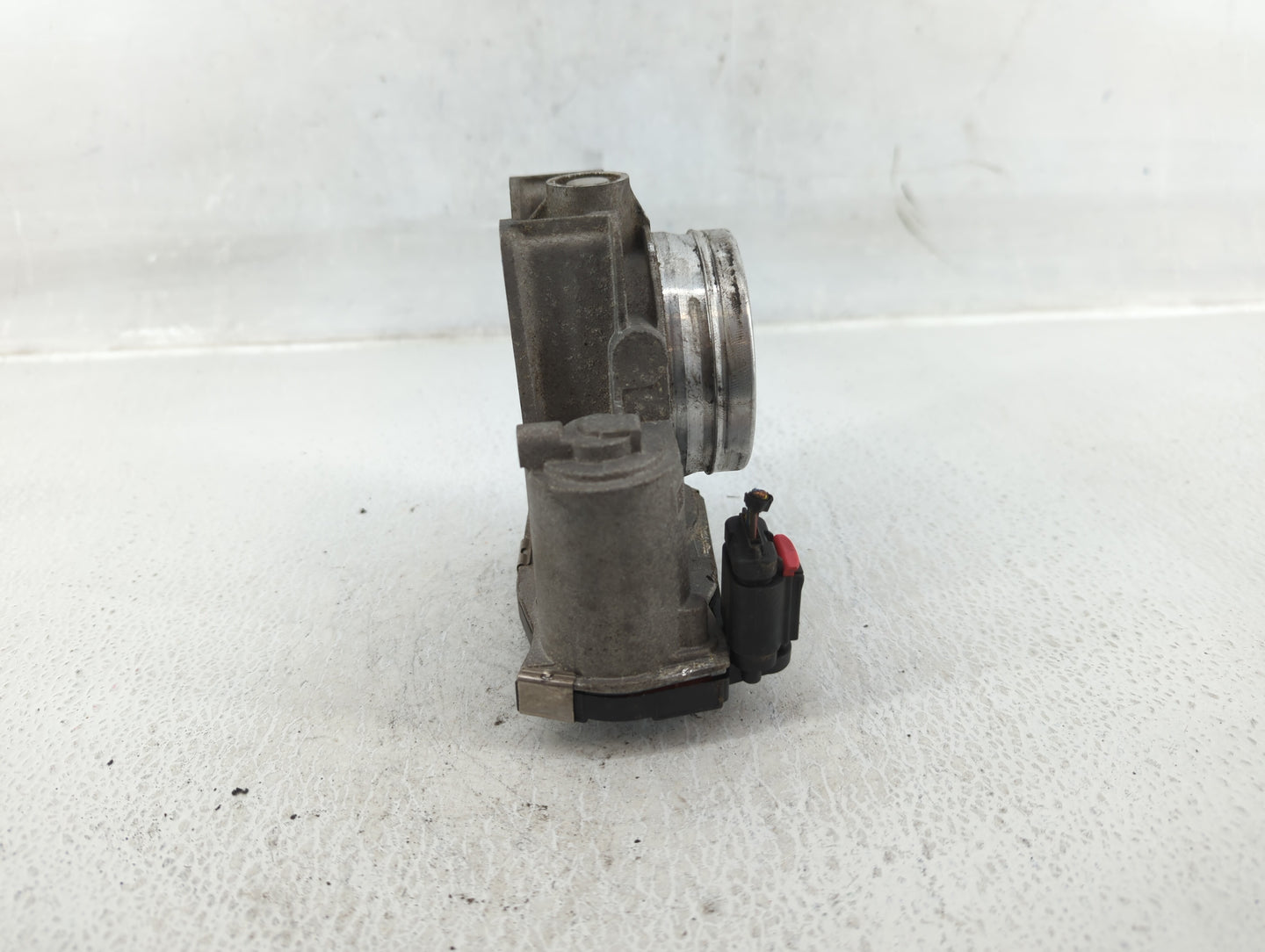 2013-2018 Cadillac Ats Throttle Body P/N:12627067DA Fits Fits 2013 2014 2015 2016 2017 2018 2019 2020 2021 OEM Used Auto Par