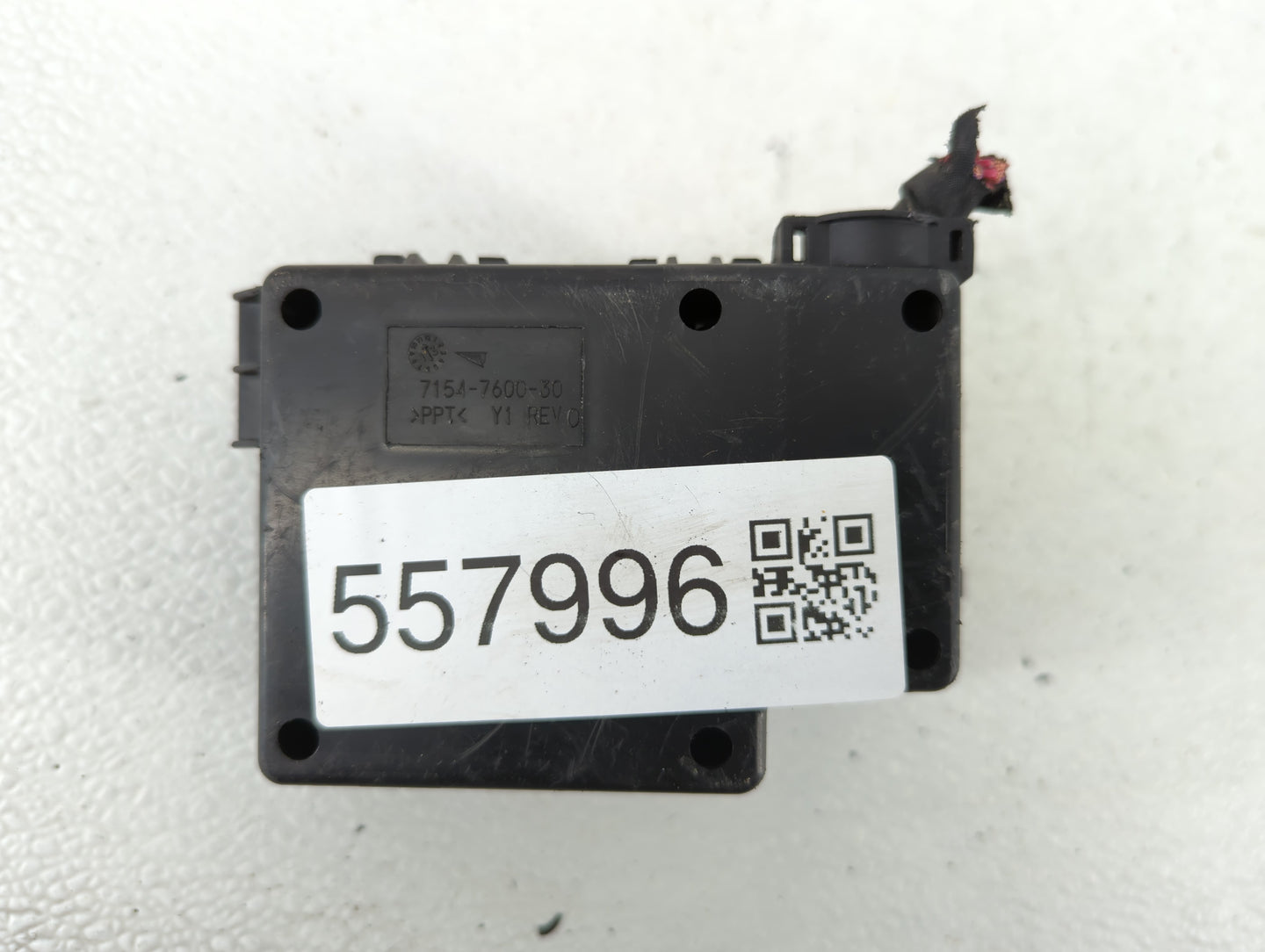 2013-2015 Cadillac Ats Fusebox Fuse Box Panel Relay Module P/N:7154-7600-30 Fits Fits 2013 2014 2015 OEM Used Auto Parts - O