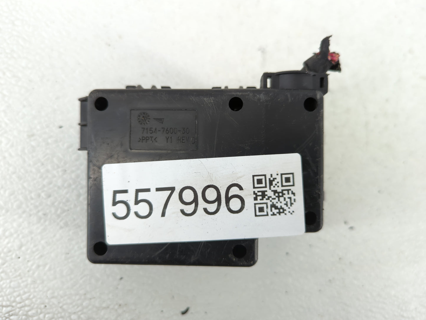2013-2015 Cadillac Ats Fusebox Fuse Box Panel Relay Module P/N:7154-7600-30 Fits Fits 2013 2014 2015 OEM Used Auto Parts - O