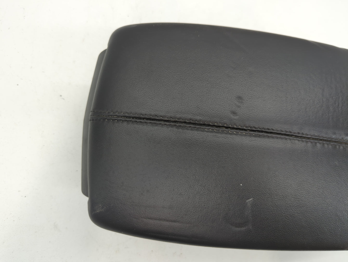 2013-2013 Cadillac Ats Center Console Armrest Cover Lid - Oemusedautoparts1.com