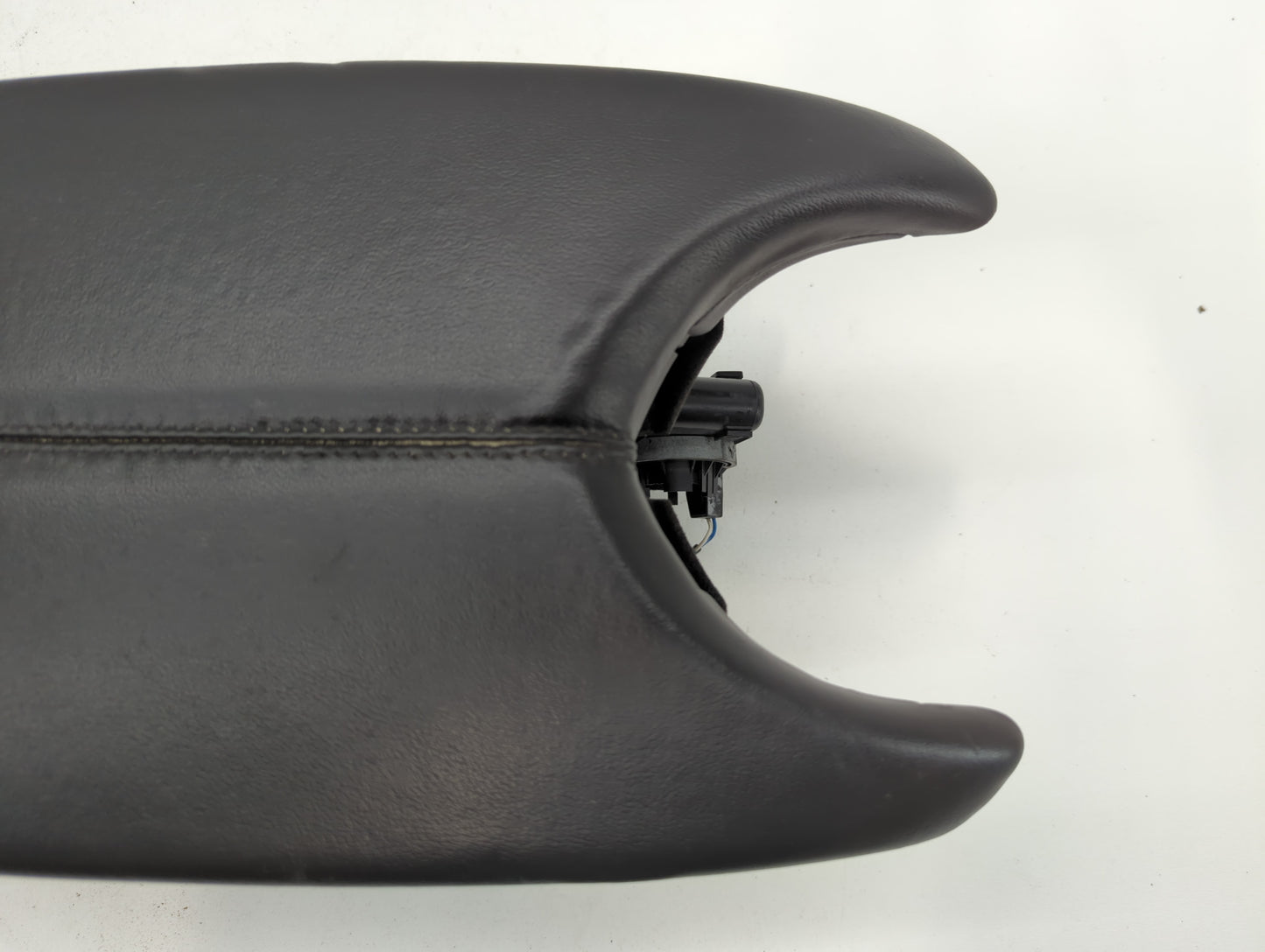 2013-2013 Cadillac Ats Center Console Armrest Cover Lid - Oemusedautoparts1.com