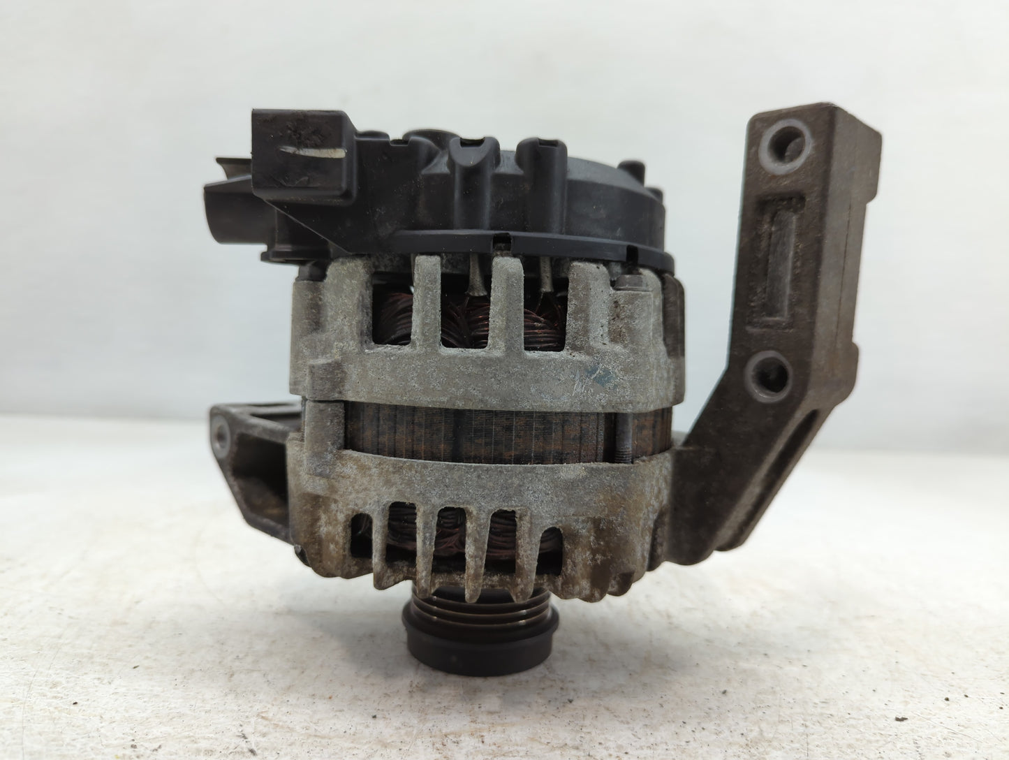 2013-2018 Cadillac Ats Alternator Replacement Generator Charging Assembly Engine OEM P/N:BV6T-10300-EB Fits OEM Used Auto Pa