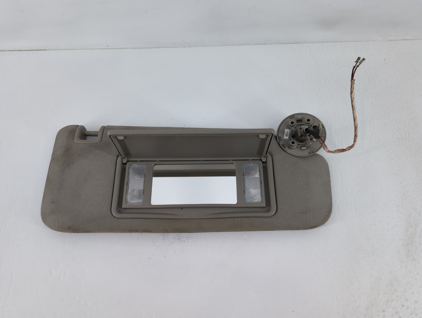 2013 Cadillac Ats Sun Visor Shade Replacement Passenger Right Mirror Fits OEM Used Auto Parts - Oemusedautoparts1.com