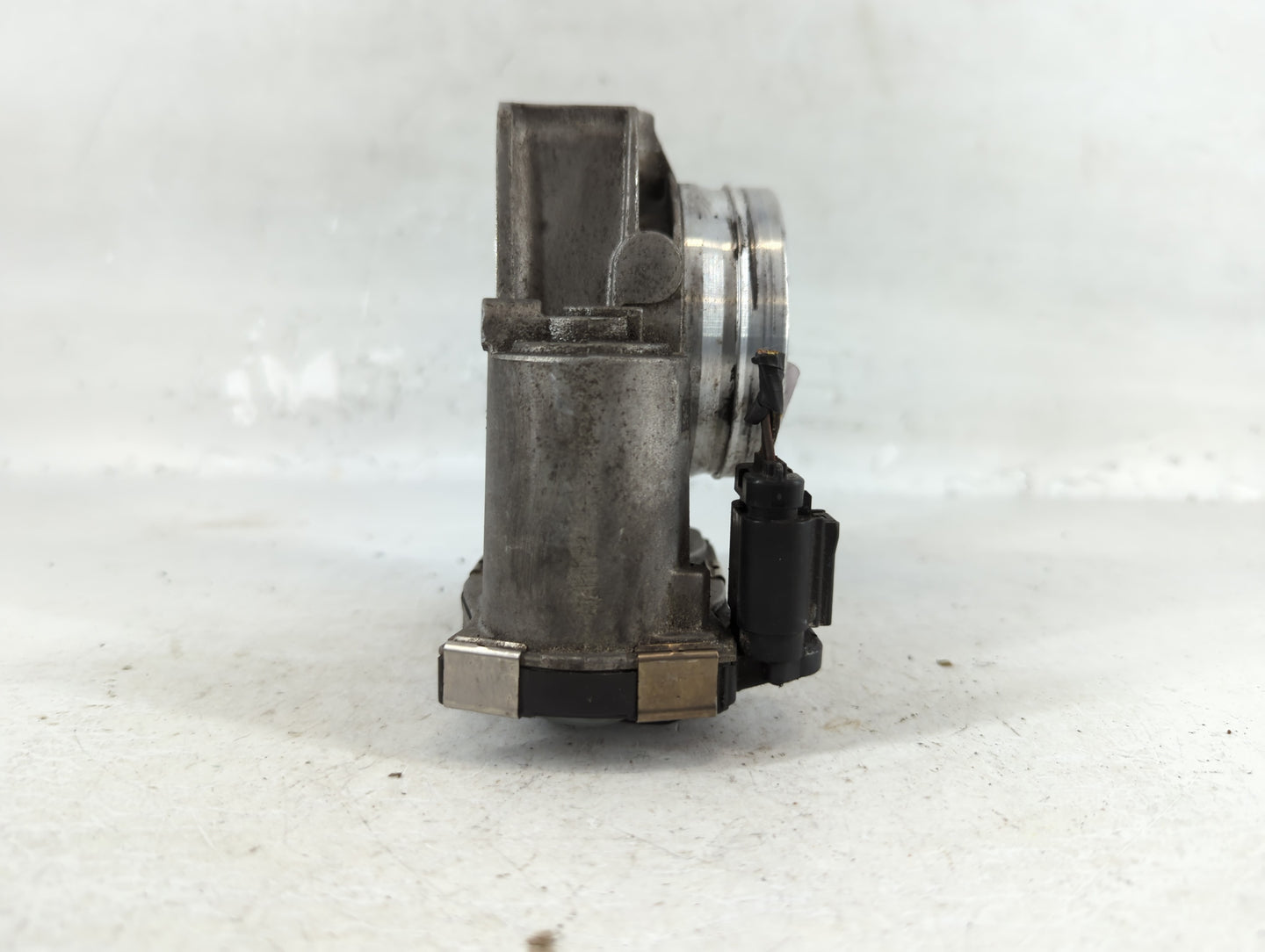 2013-2018 Cadillac Ats Throttle Body P/N:12627067DA Fits Fits 2013 2014 2015 2016 2017 2018 2019 2020 2021 OEM Used Auto Par