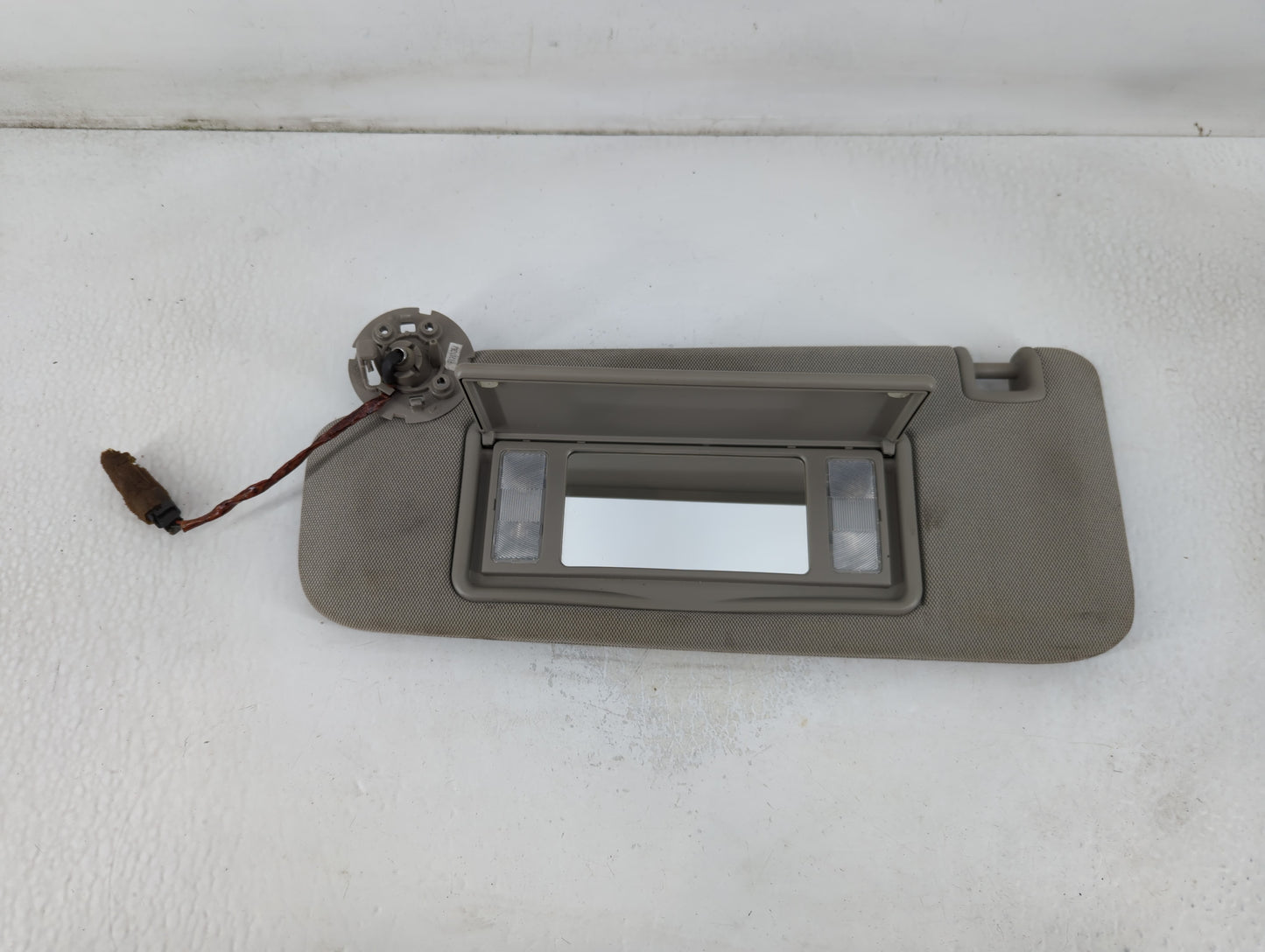 2013 Cadillac Ats Sun Visor Shade Replacement Driver Left Mirror Fits OEM Used Auto Parts - Oemusedautoparts1.com