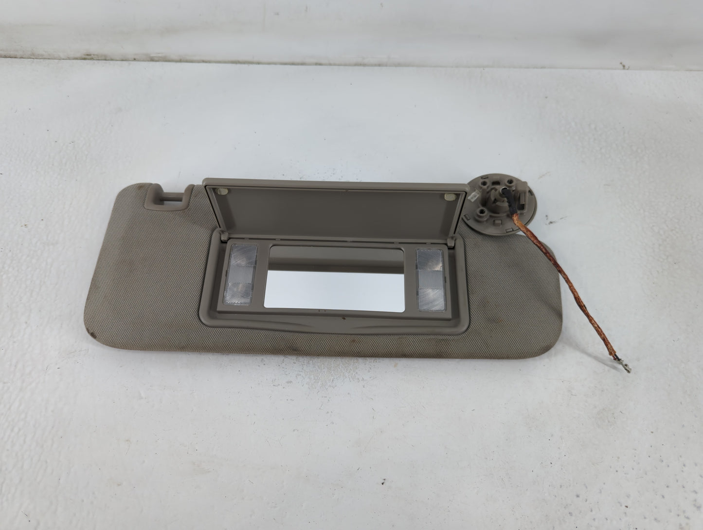 2013 Cadillac Ats Sun Visor Shade Replacement Passenger Right Mirror Fits OEM Used Auto Parts - Oemusedautoparts1.com