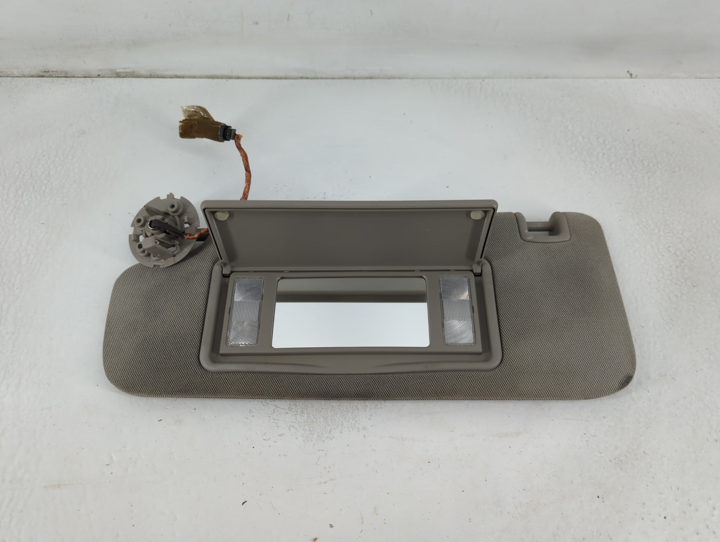 2013 Cadillac Ats Sun Visor Shade Replacement Driver Left Mirror Fits OEM Used Auto Parts - Oemusedautoparts1.com