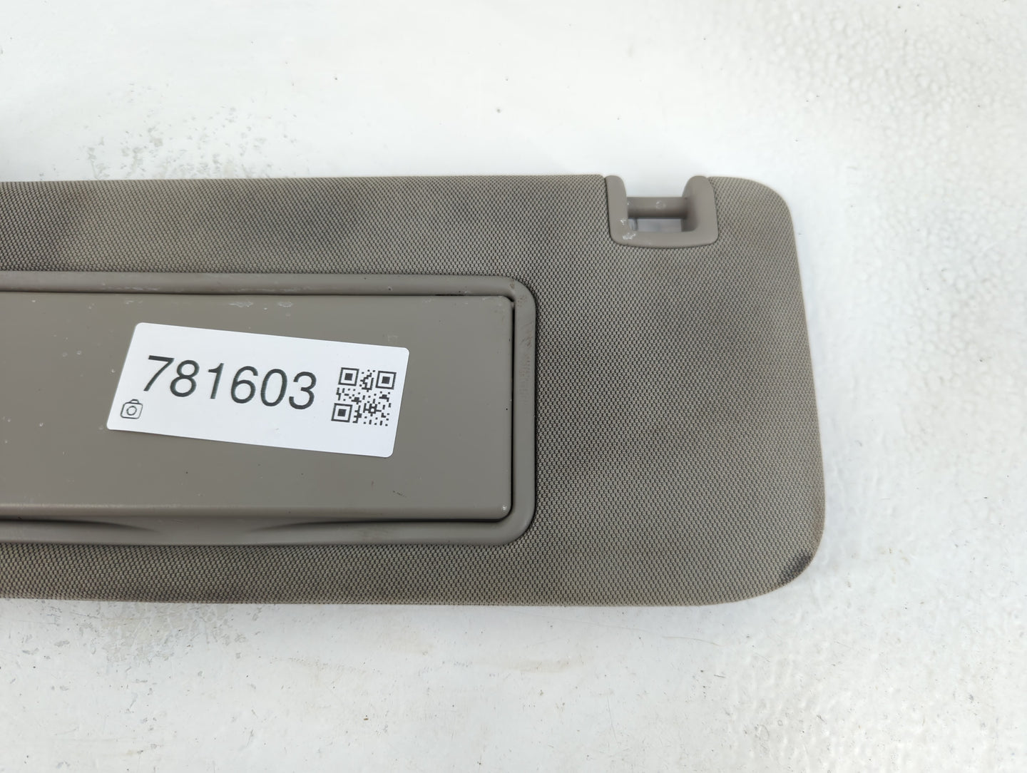 2013 Cadillac Ats Sun Visor Shade Replacement Driver Left Mirror Fits OEM Used Auto Parts - Oemusedautoparts1.com