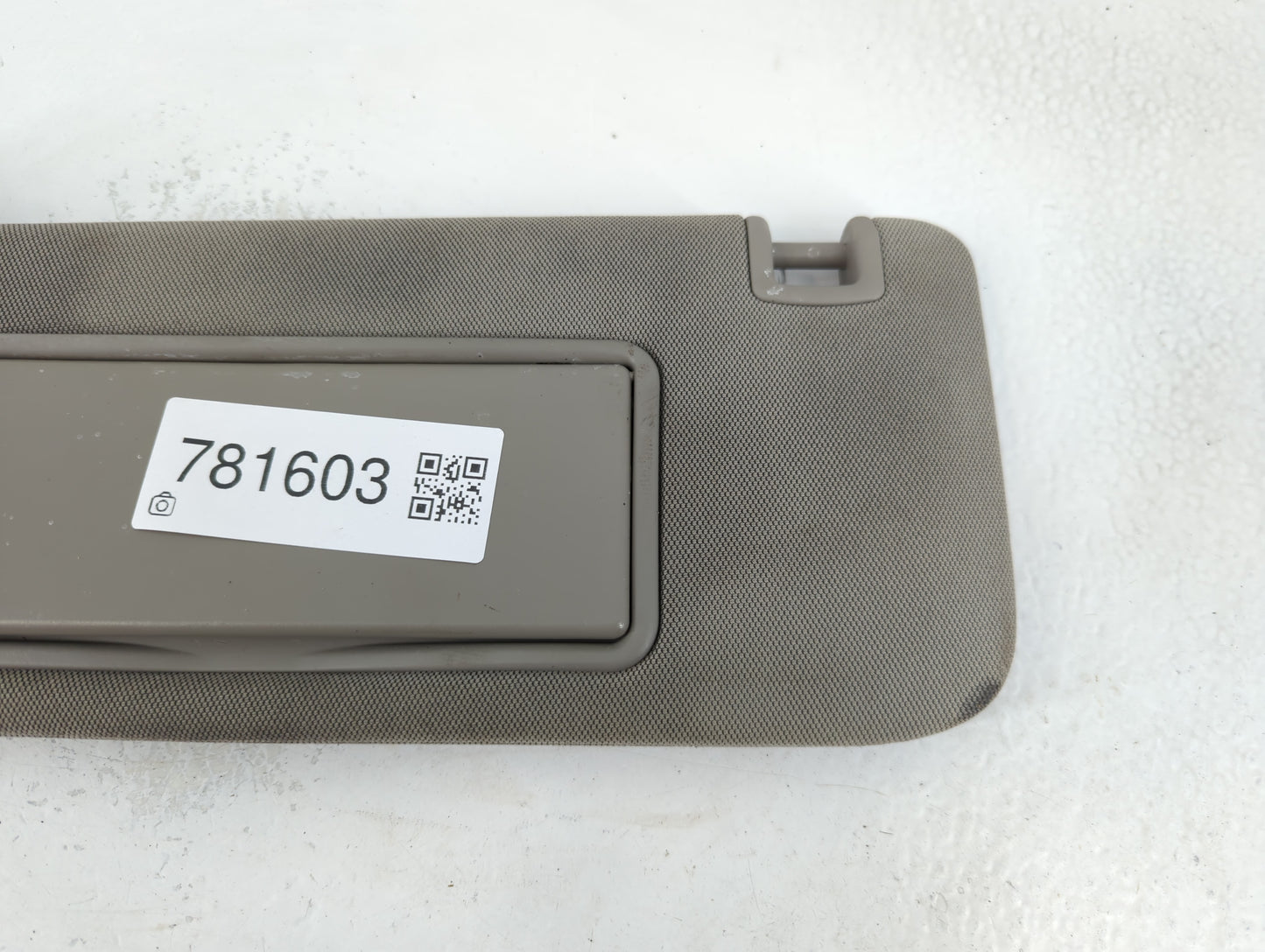 2013 Cadillac Ats Sun Visor Shade Replacement Driver Left Mirror Fits OEM Used Auto Parts - Oemusedautoparts1.com
