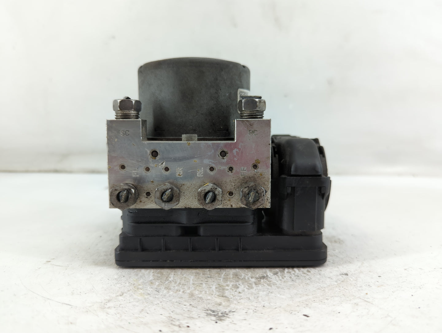 2013 Cadillac Ats ABS Pump Control Module Replacement P/N:22994568 Fits OEM Used Auto Parts - Oemusedautoparts1.com