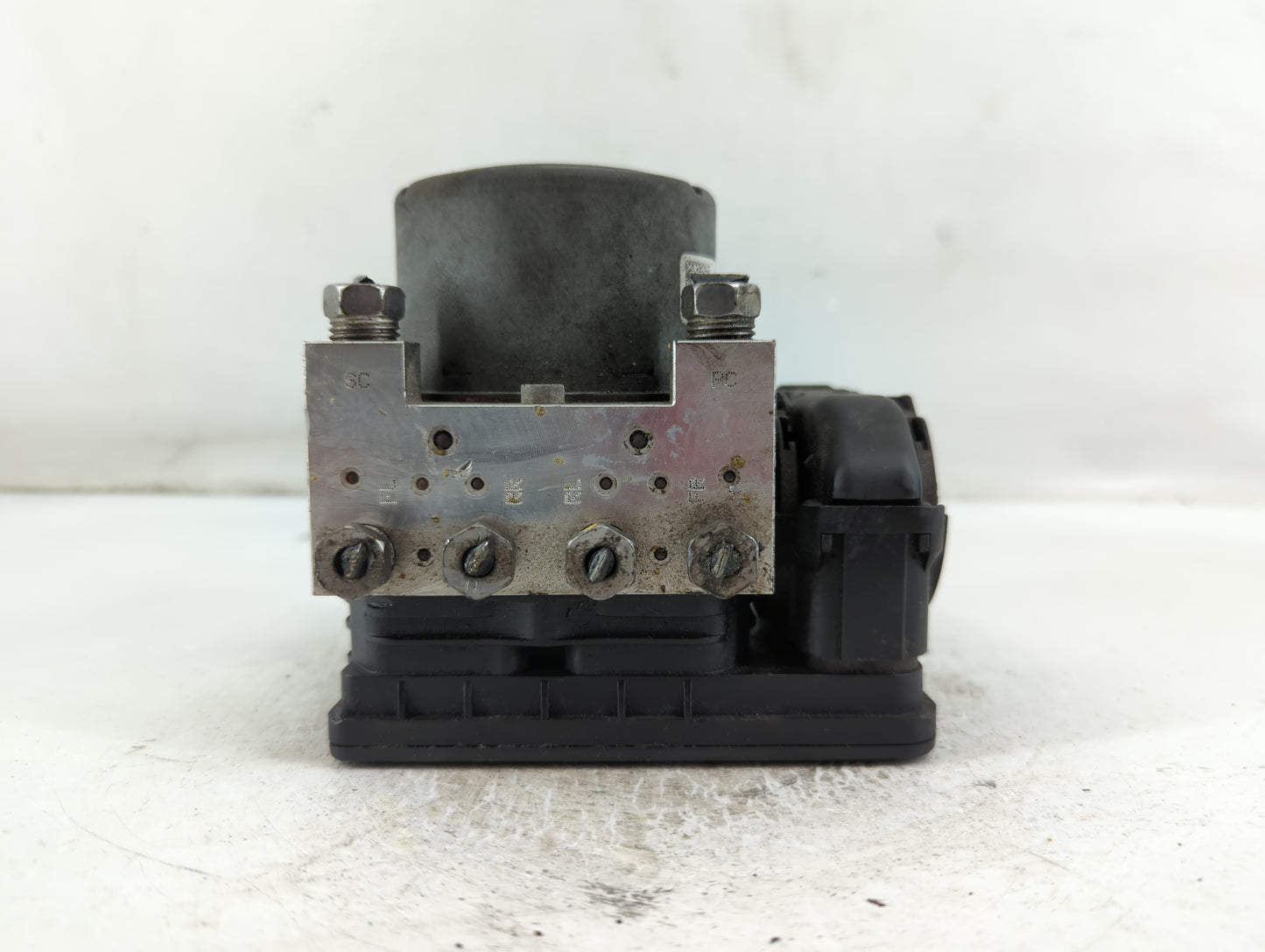2013 Cadillac Ats ABS Pump Control Module Replacement P/N:22994568 Fits OEM Used Auto Parts - Oemusedautoparts1.com