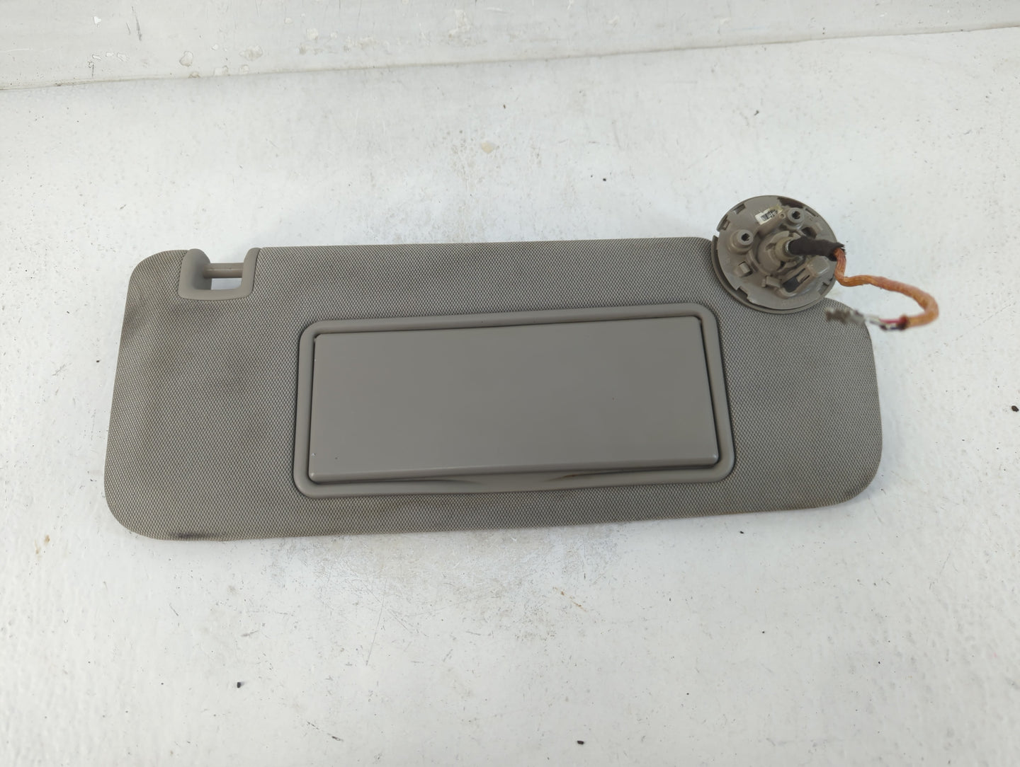 2013 Cadillac Ats Sun Visor Shade Replacement Driver Left Mirror Fits OEM Used Auto Parts - Oemusedautoparts1.com
