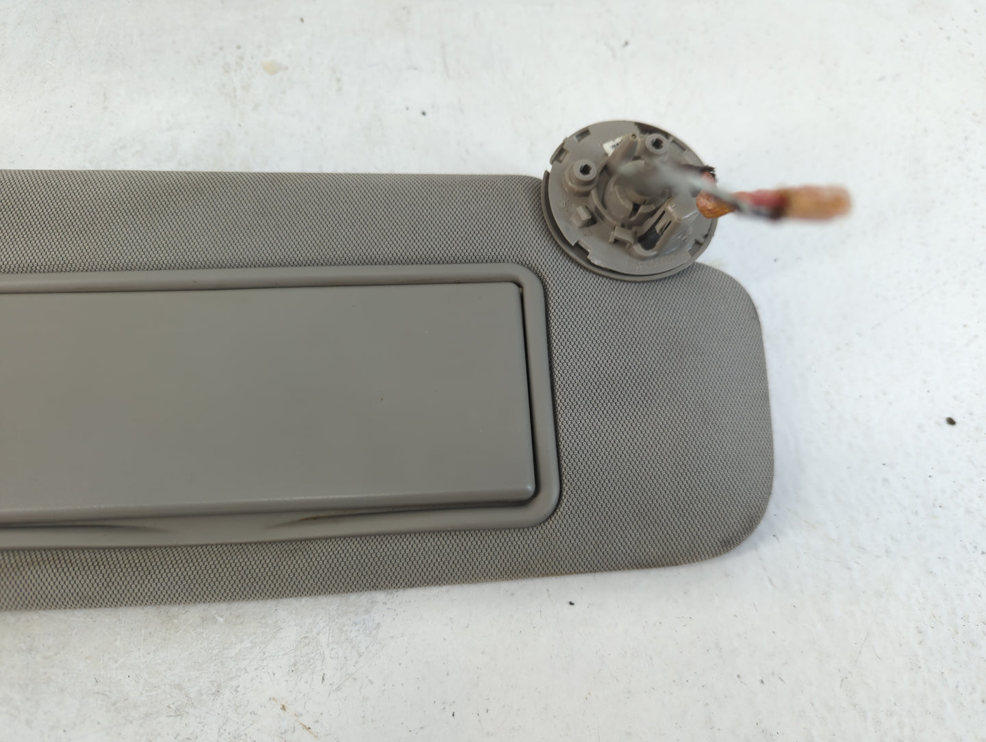 2013 Cadillac Ats Sun Visor Shade Replacement Driver Left Mirror Fits OEM Used Auto Parts - Oemusedautoparts1.com