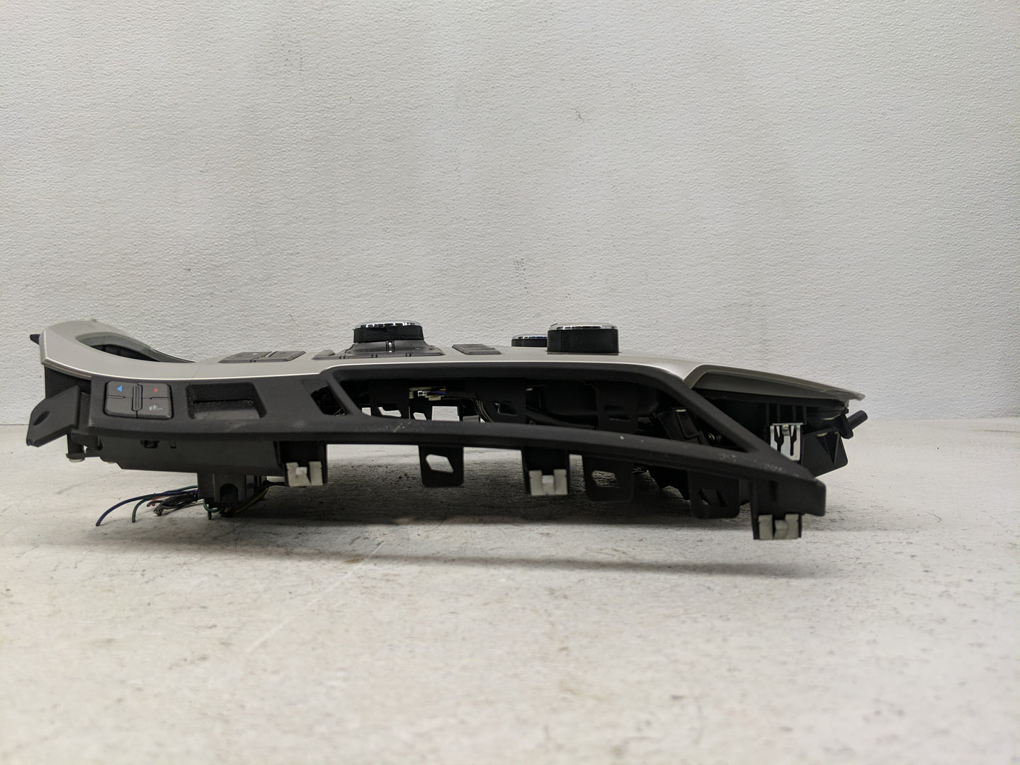 2013 Cadillac Cts Climate Control Module Temperature AC/Heater Replacement P/N:22748658 Fits OEM Used Auto Parts - Oemusedau