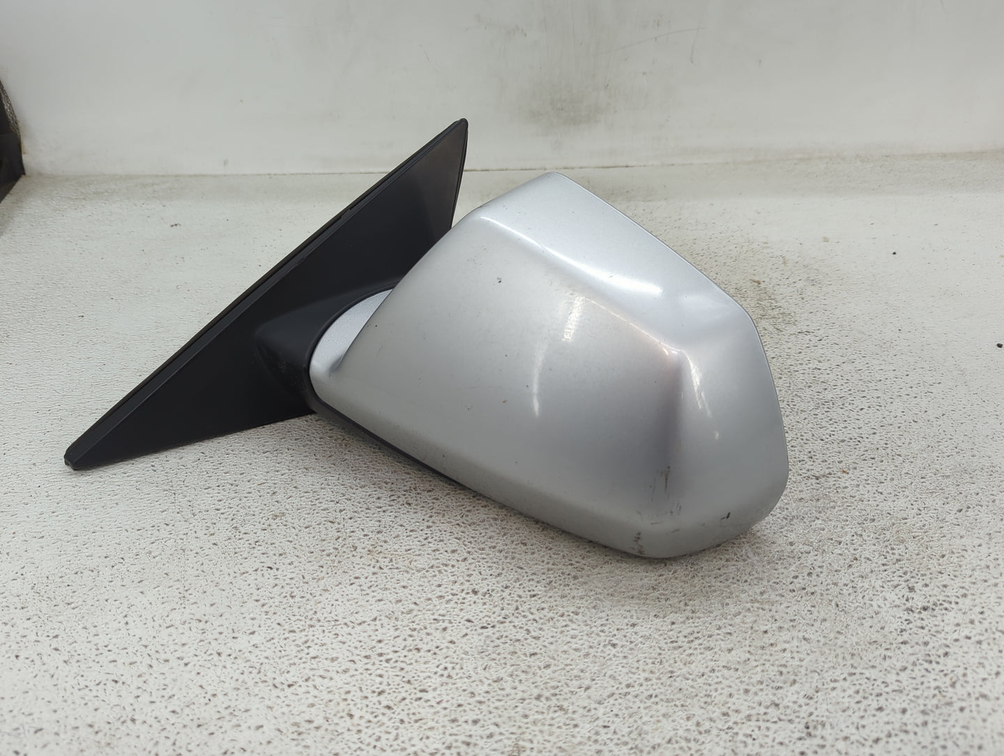 2008-2014 Cadillac Cts Driver Side View Mirror - Left Door Mirror OEM Used - Oemusedautoparts1.com