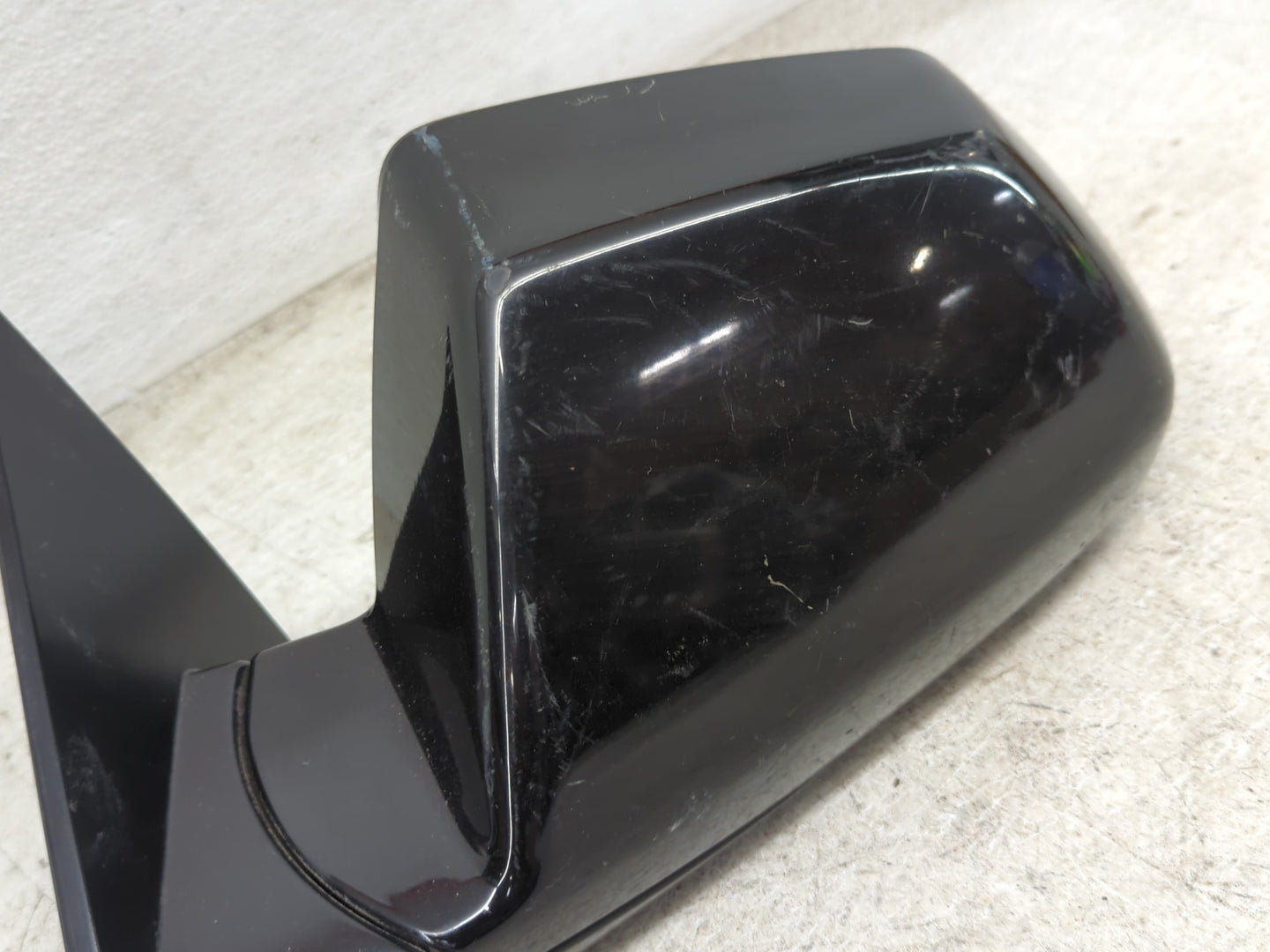 2011-2014 Cadillac Cts Driver Side View Mirror - Left Door Mirror OEM Used - Oemusedautoparts1.com