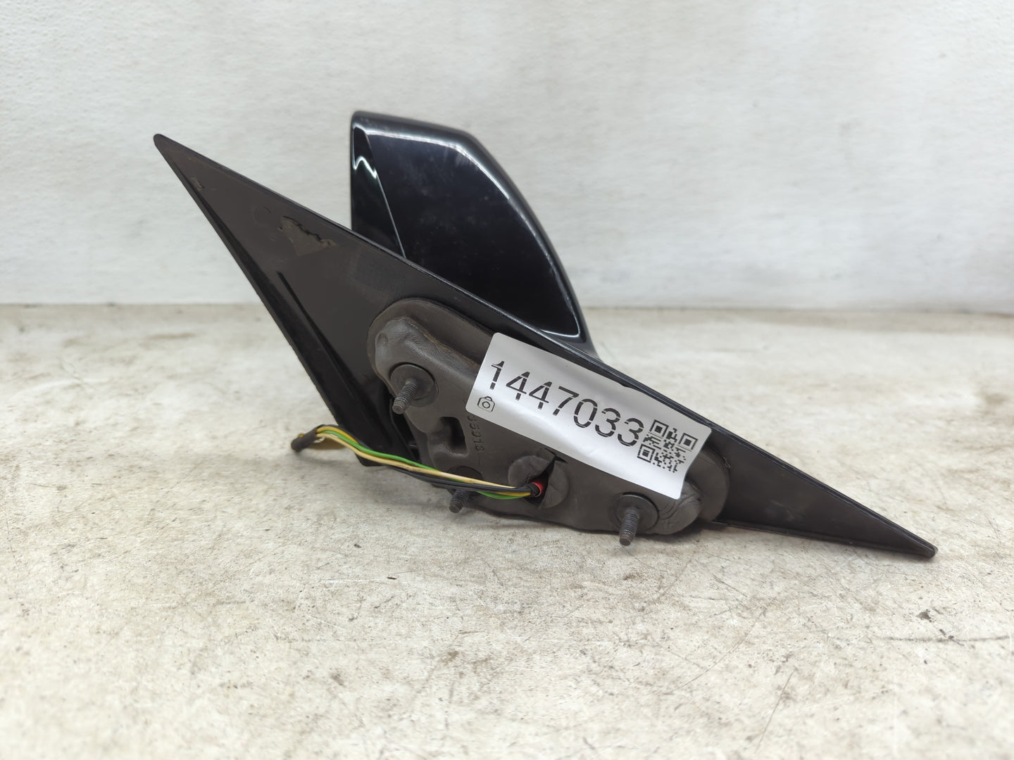 2011-2014 Cadillac Cts Driver Side View Mirror - Left Door Mirror OEM Used - Oemusedautoparts1.com