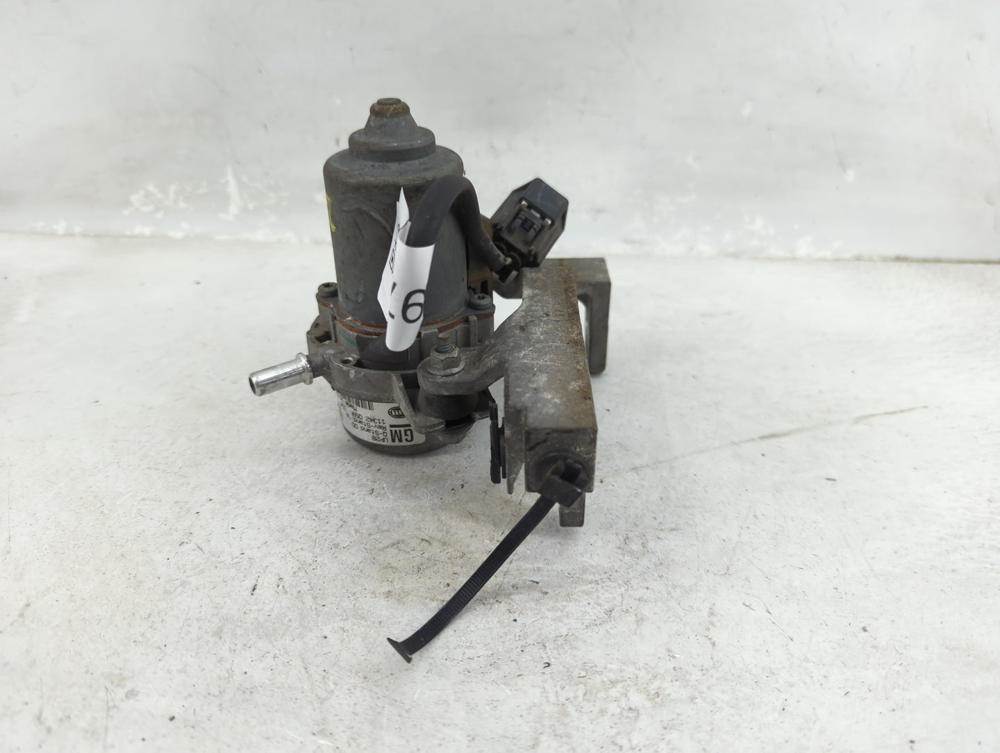 2013 Cadillac Cts Central Vaccum Lock Pump 11342 0586 004|20804130 - Oemusedautoparts1.com
