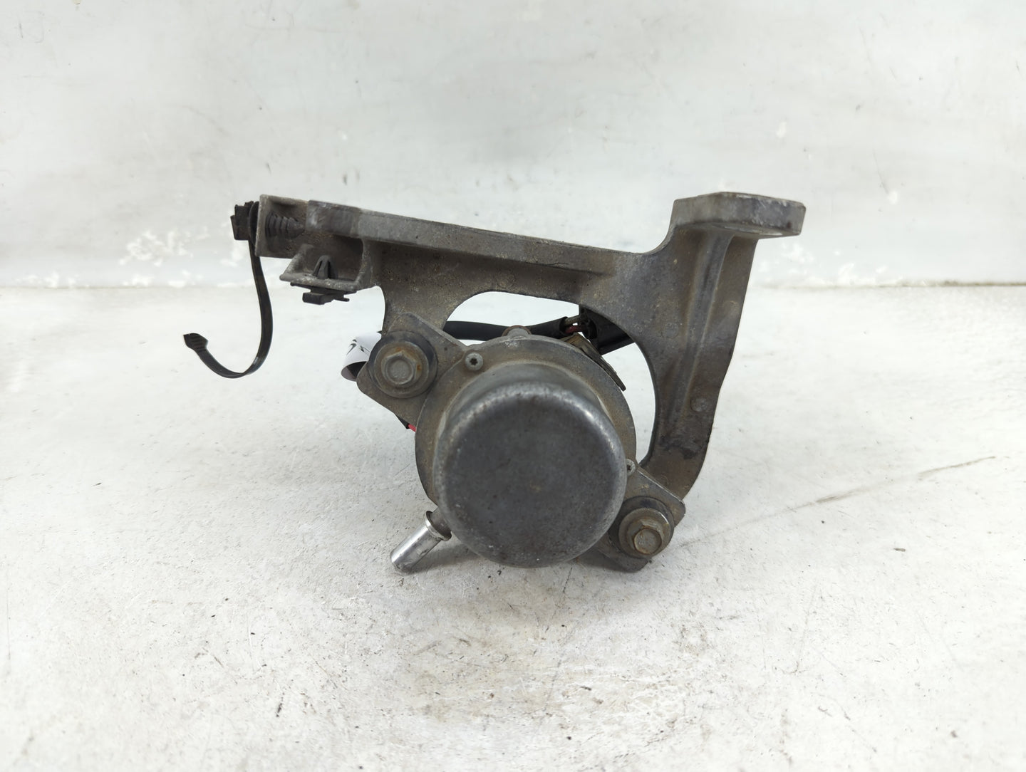 2013 Cadillac Cts Central Vaccum Lock Pump 11342 0586 004|20804130 - Oemusedautoparts1.com