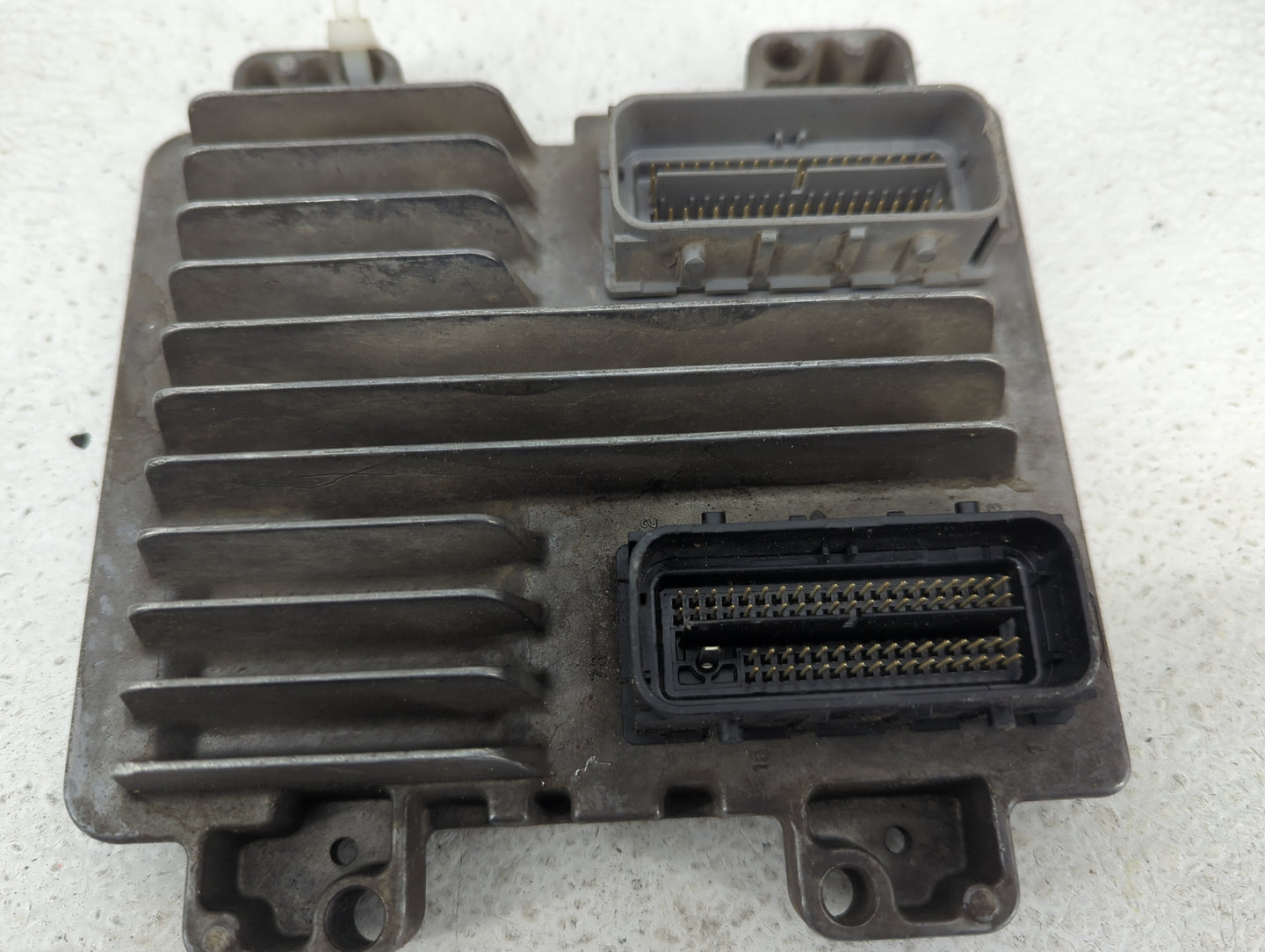2010-2014 Cadillac Escalade Esv PCM Engine Control Computer ECU ECM PCU OEM P/N:12653784 12633238 Fits OEM Used Auto Parts -