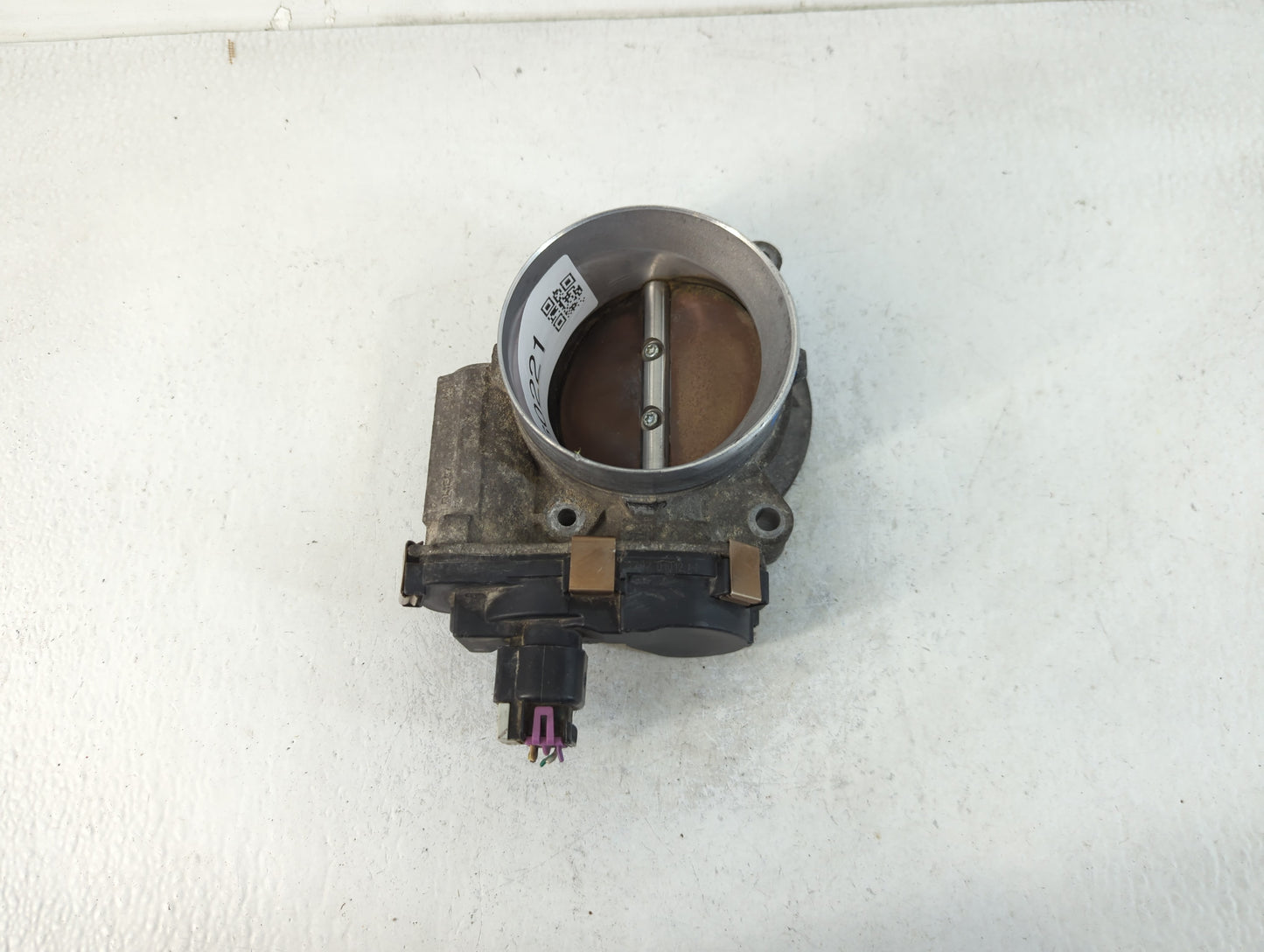 2009-2014 Cadillac Escalade Esv Throttle Body P/N:RME27 Fits Fits 2009 2010 2011 2012 2013 2014 2015 OEM Used Auto Parts - O