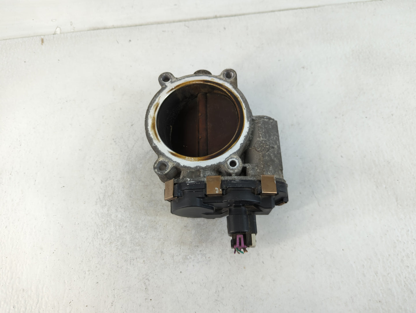 2009-2014 Cadillac Escalade Esv Throttle Body P/N:RME27 Fits Fits 2009 2010 2011 2012 2013 2014 2015 OEM Used Auto Parts - O