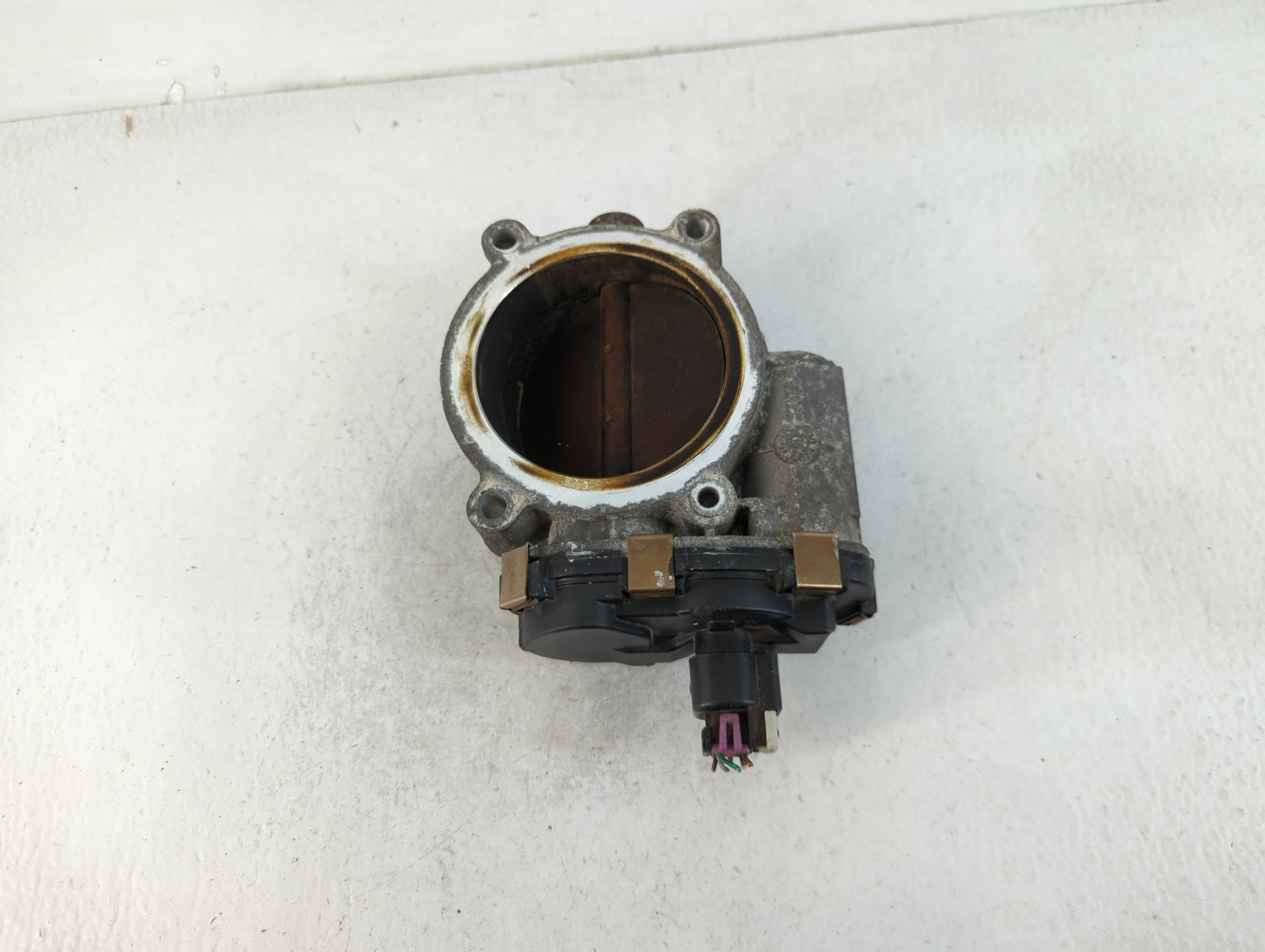 2009-2014 Cadillac Escalade Esv Throttle Body P/N:RME27 Fits Fits 2009 2010 2011 2012 2013 2014 2015 OEM Used Auto Parts - O