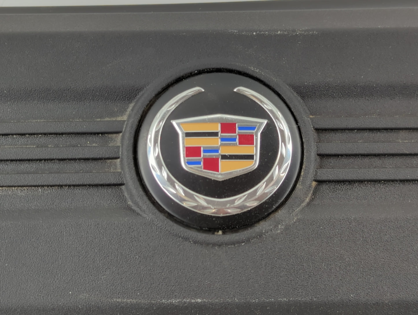 2013 Cadillac Srx Engine Cover - Oemusedautoparts1.com