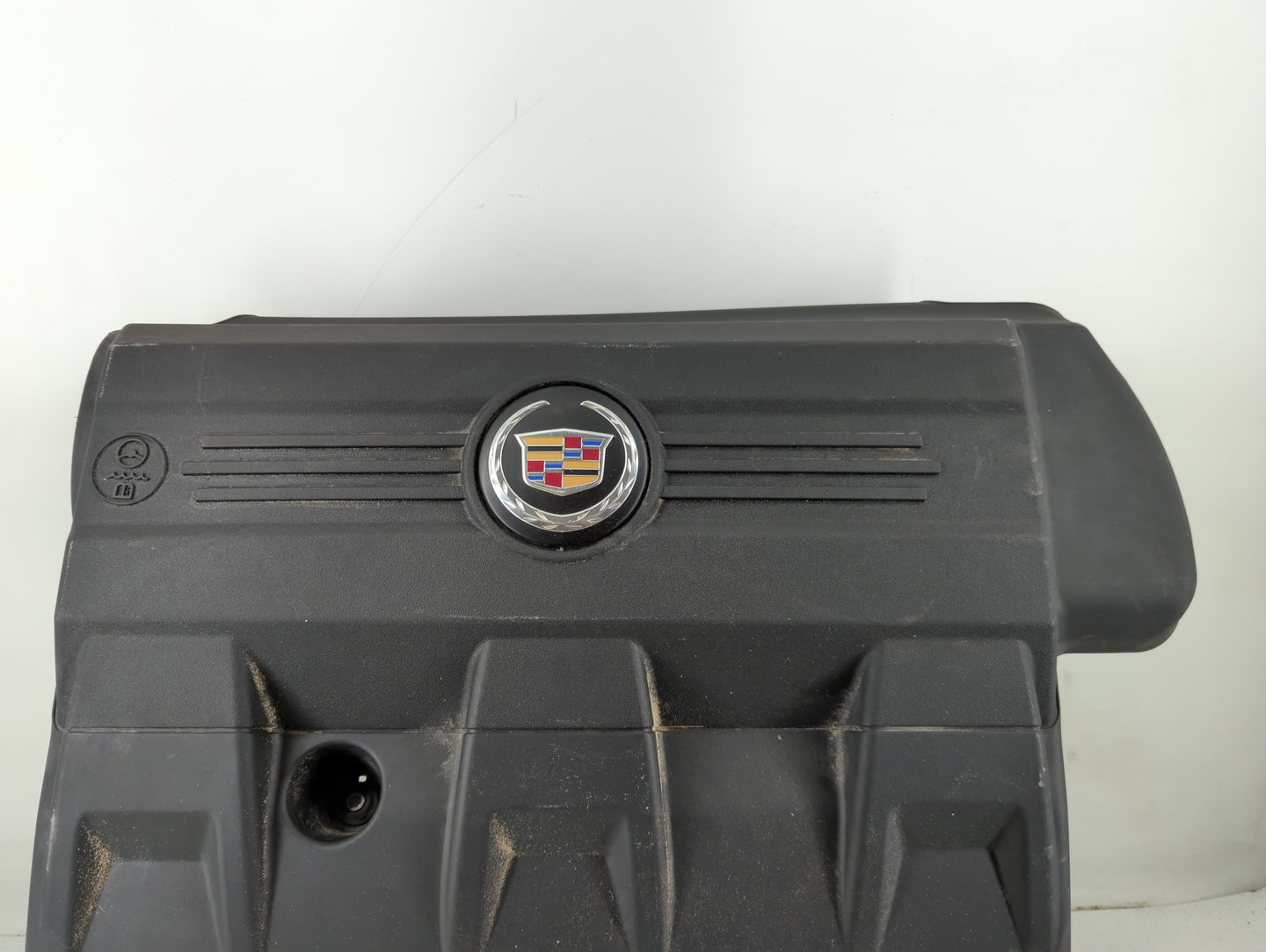 2013 Cadillac Srx Engine Cover - Oemusedautoparts1.com